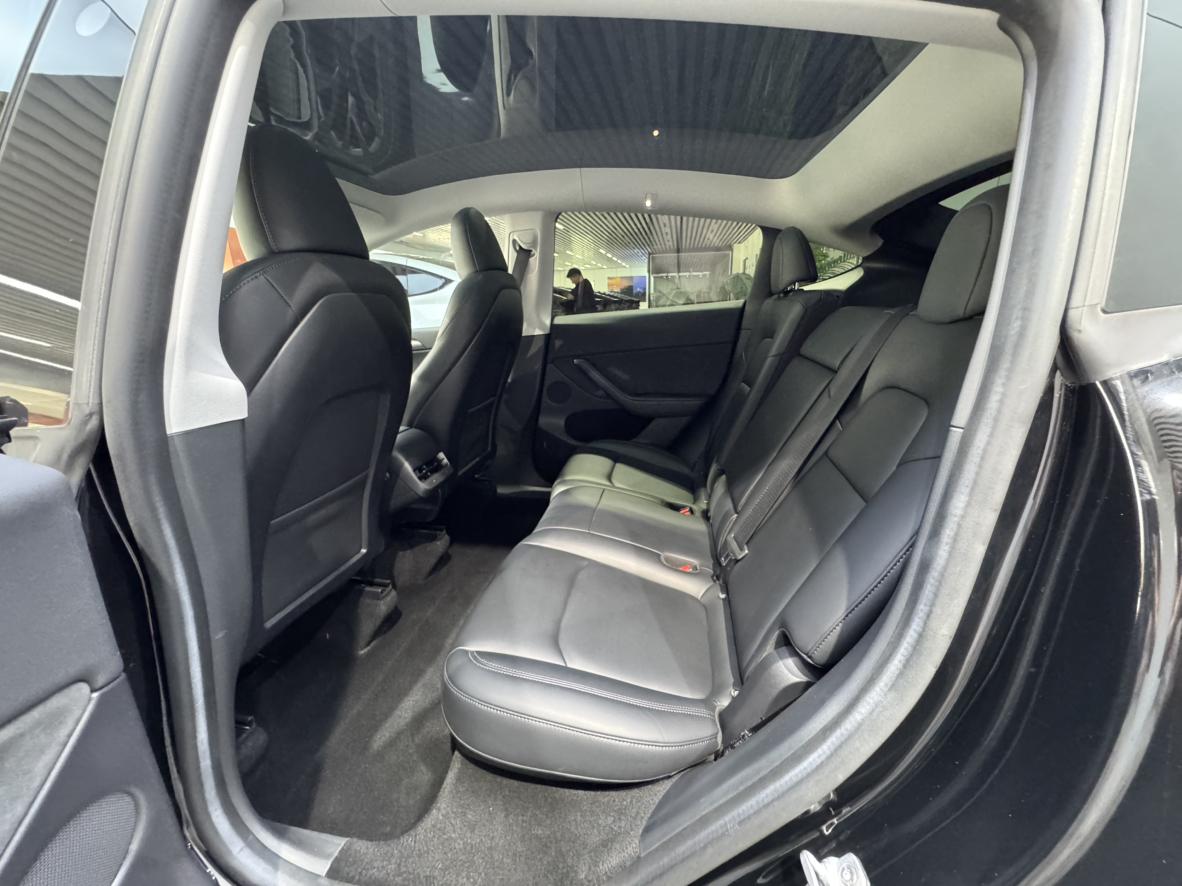 Tesla Model Y 2022 thumb 10