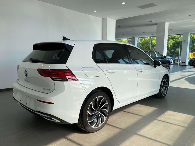 Volkswagen Golf Sportsvan 2024 thumb 2