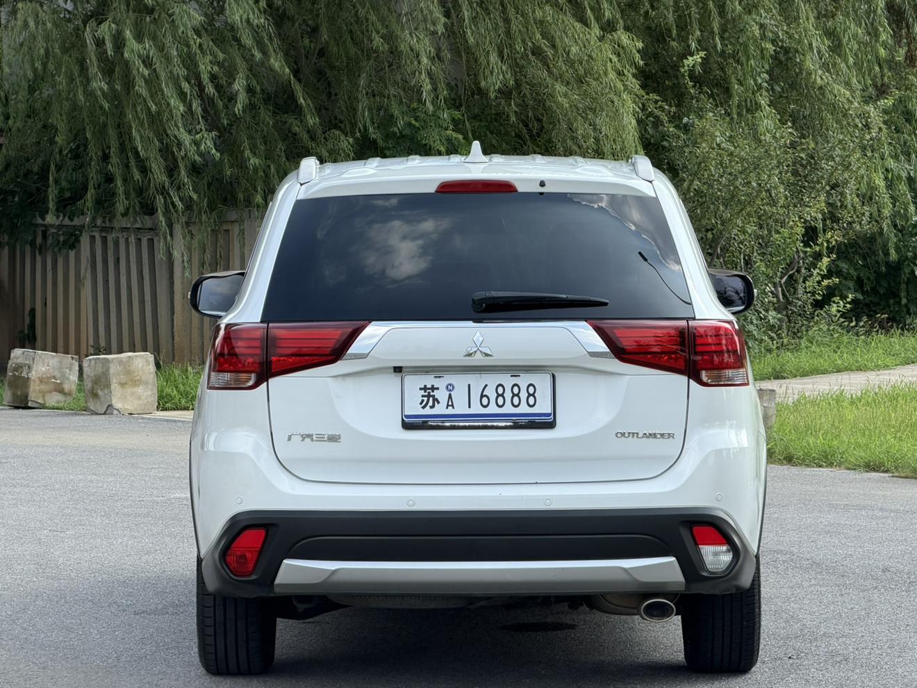 Mitsubishi Outlander 2018 thumb 4