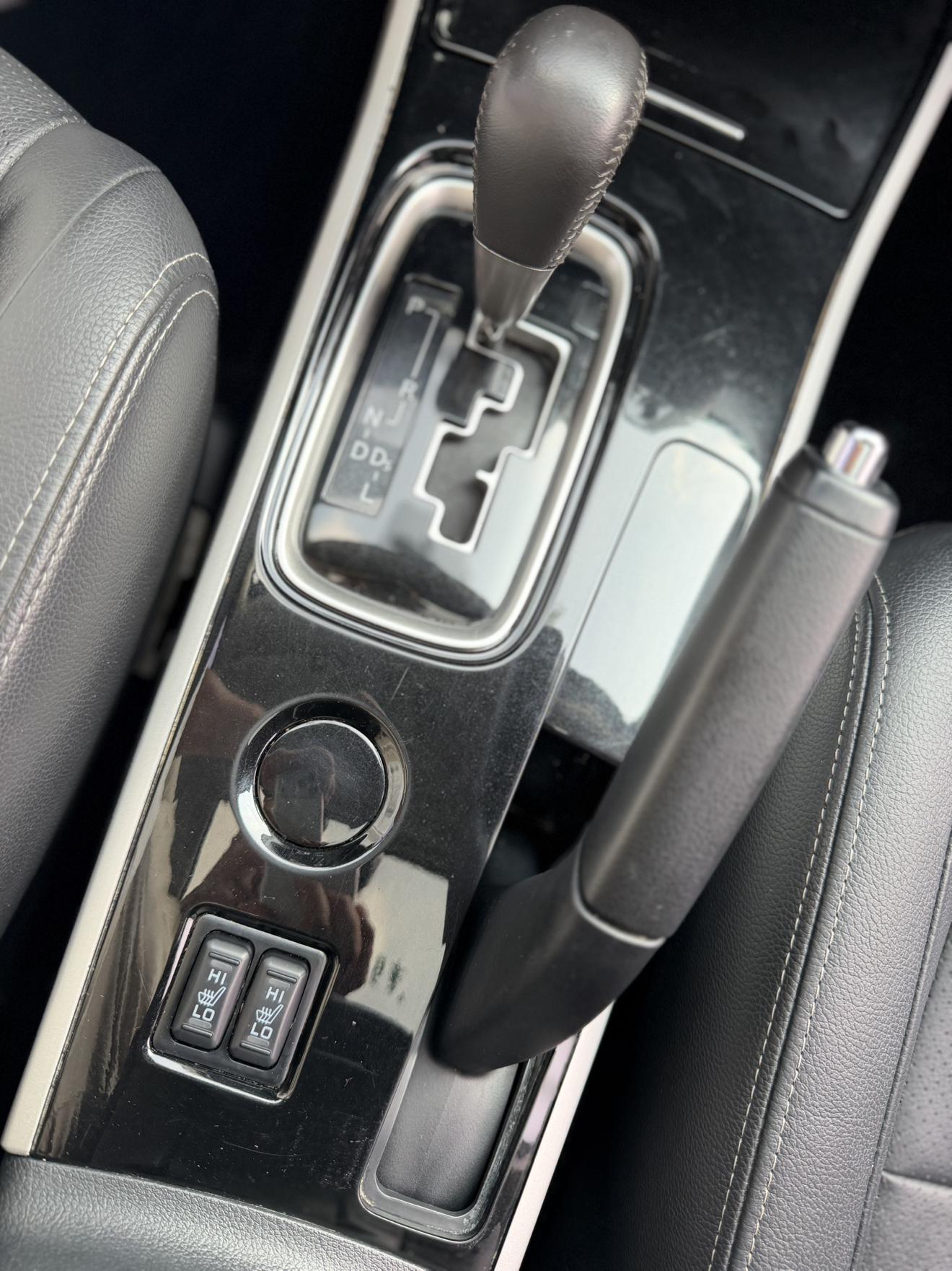 Mitsubishi Outlander 2018 thumb 11