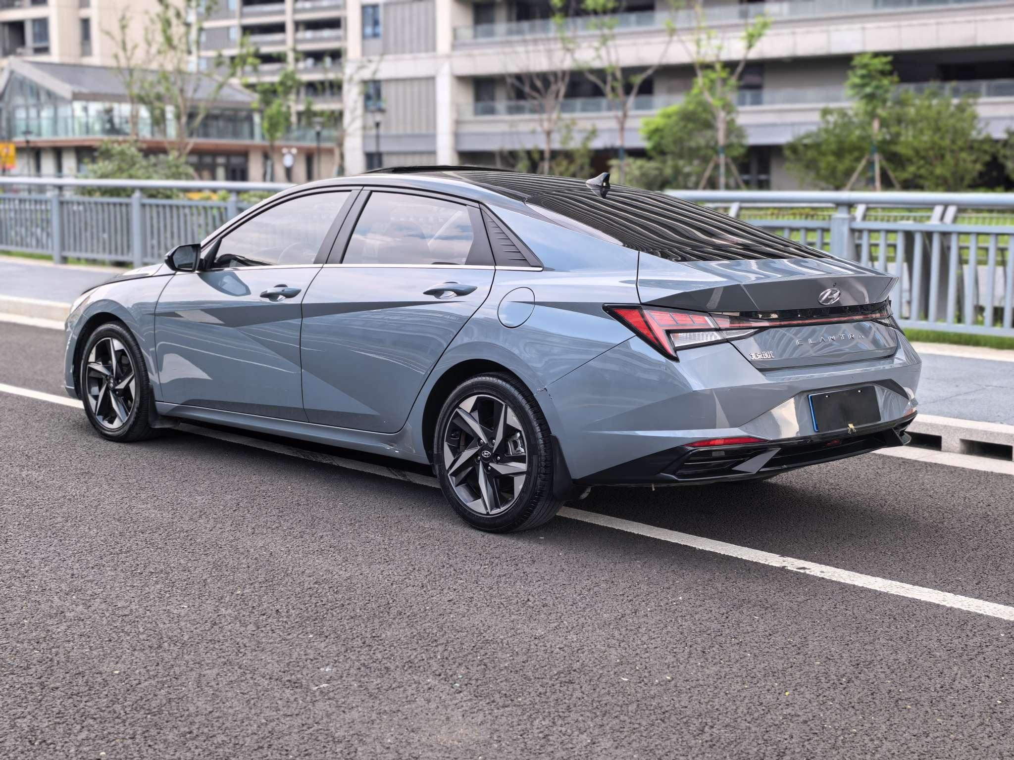 Hyundai Elantra 2022 thumb 3