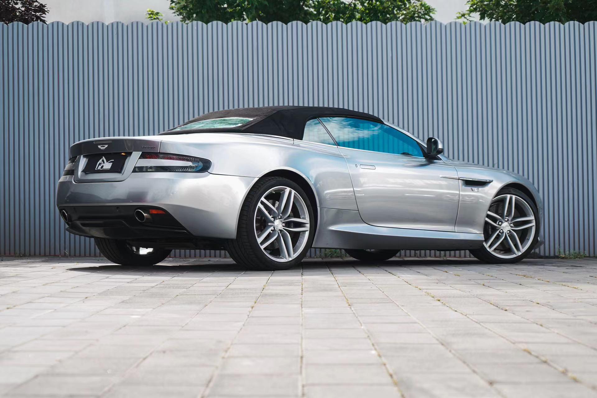 Aston Martin Virage 2012 thumb 2
