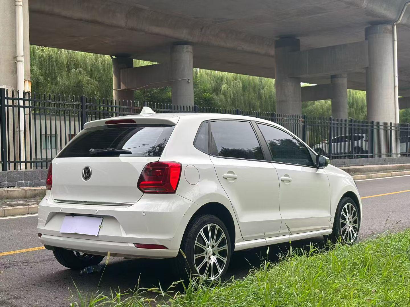 Volkswagen Polo 2016 thumb 4