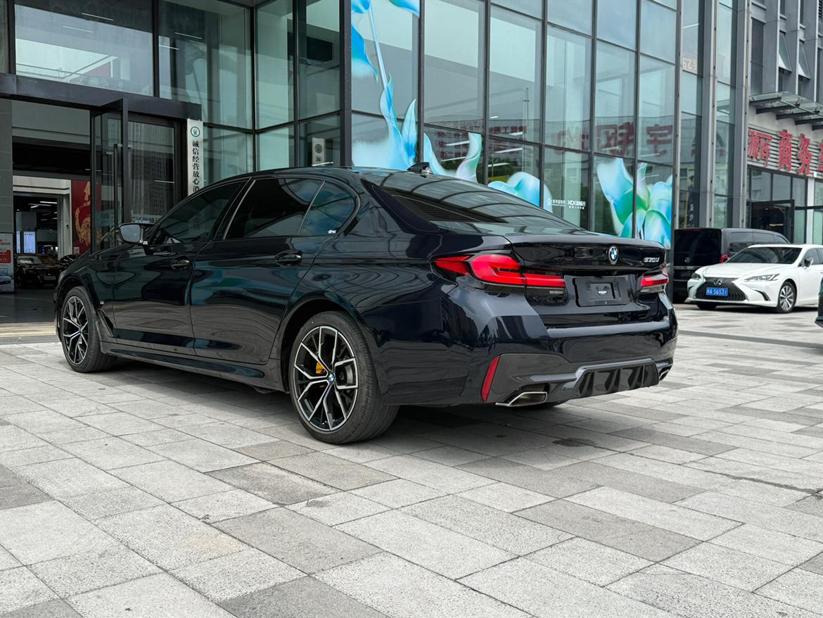 BMW 5 серии 2022 thumb 3