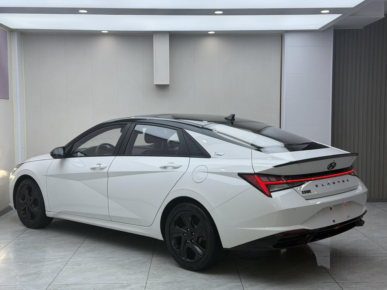 Hyundai Elantra 2022 thumb 2