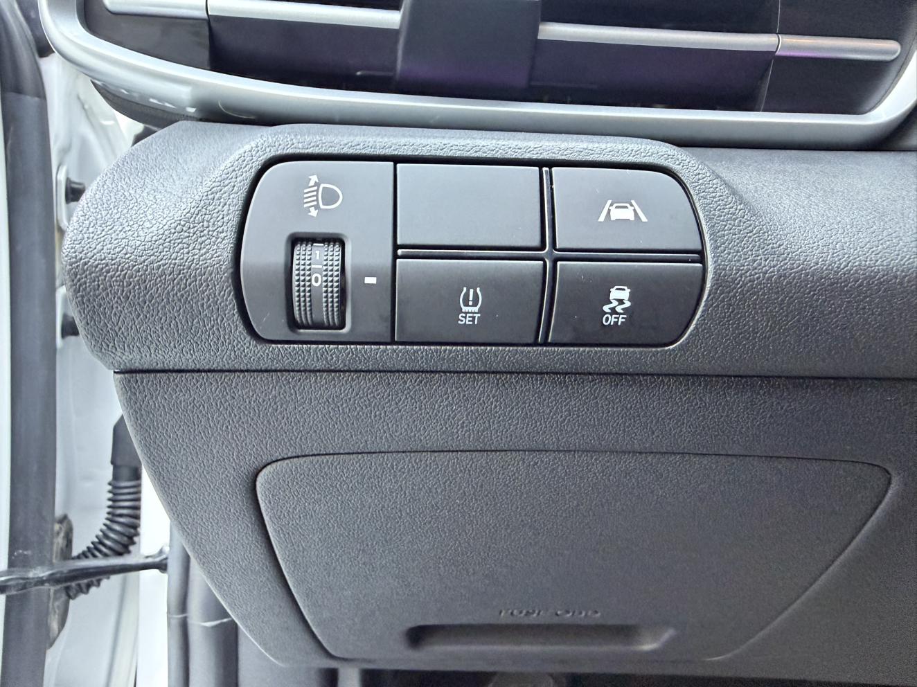 Hyundai Elantra 2022 thumb 6