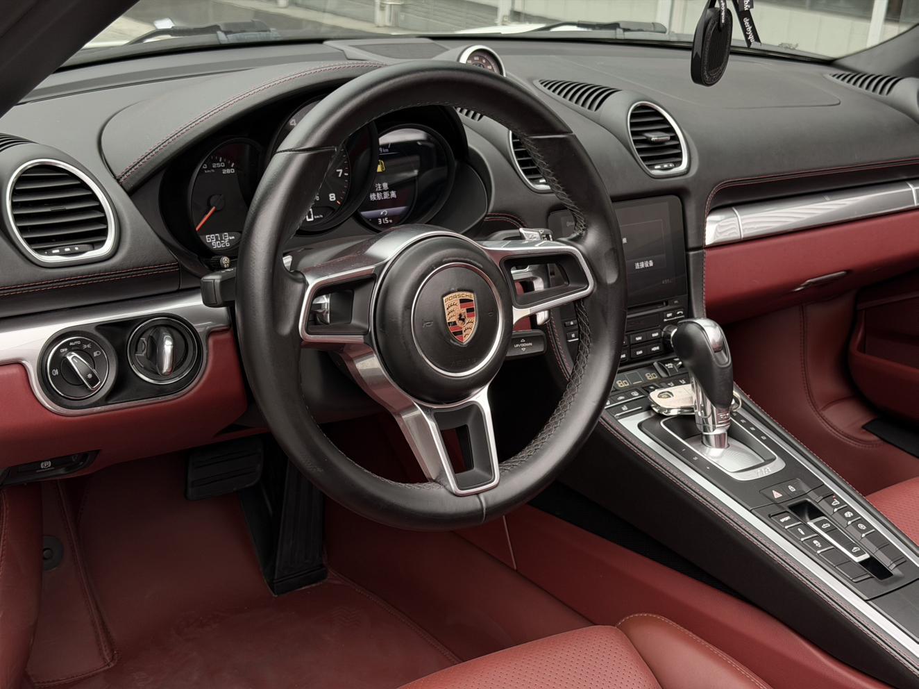 Porsche 718 2018 thumb 8