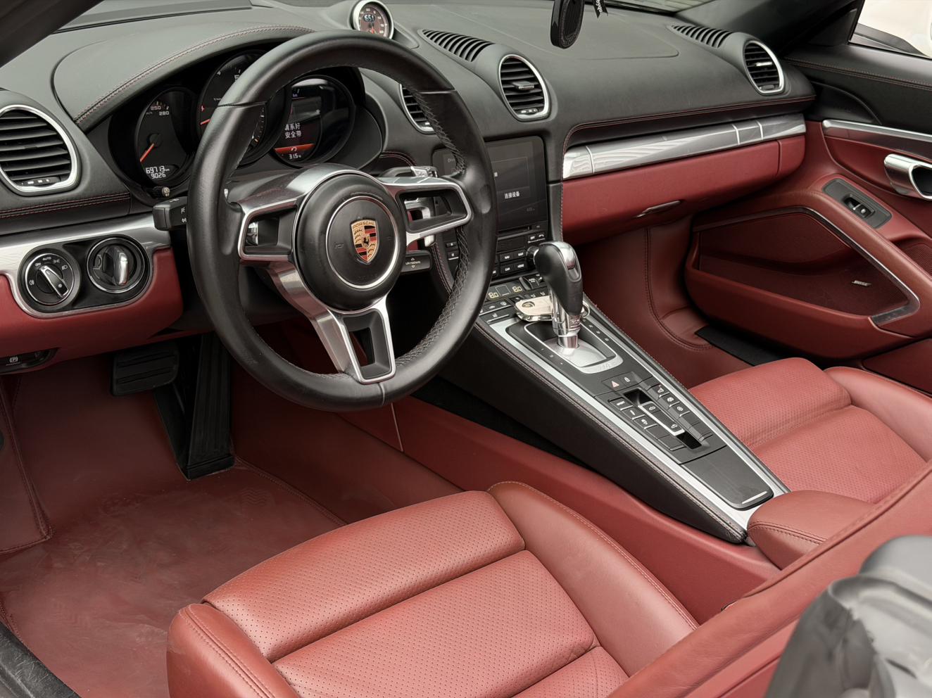 Porsche 718 2018 thumb 11