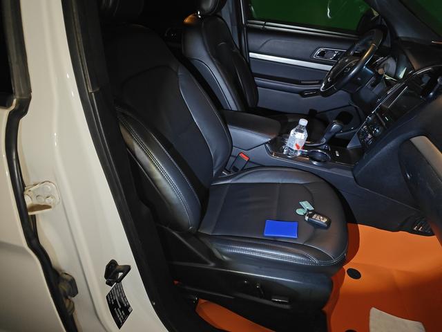 Ford Explorer 2017 thumb 9