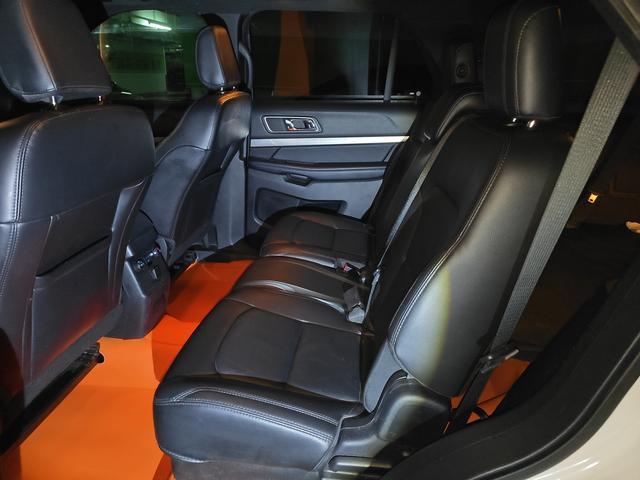 Ford Explorer 2017 thumb 10