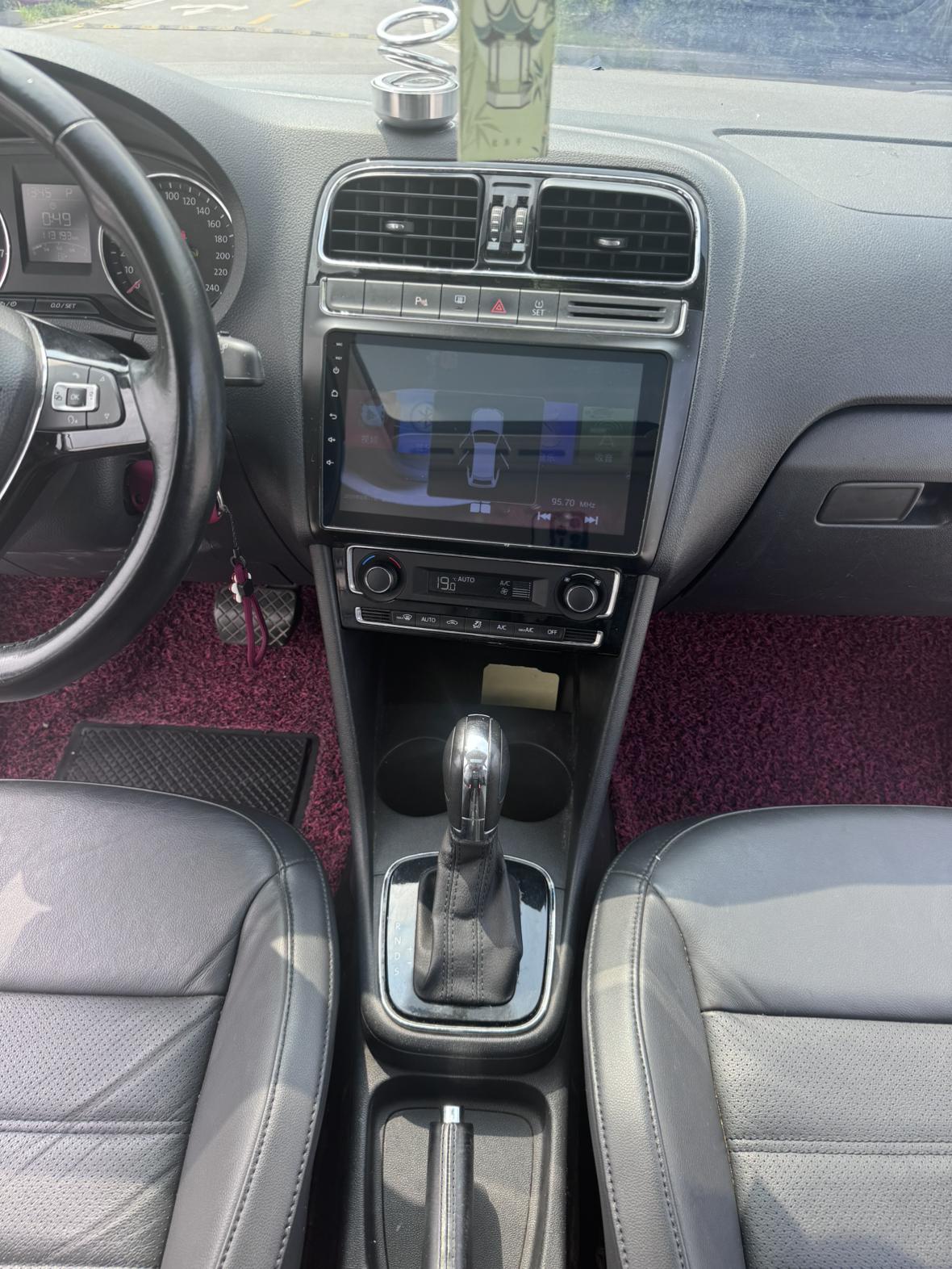 Volkswagen Polo 2016 thumb 11