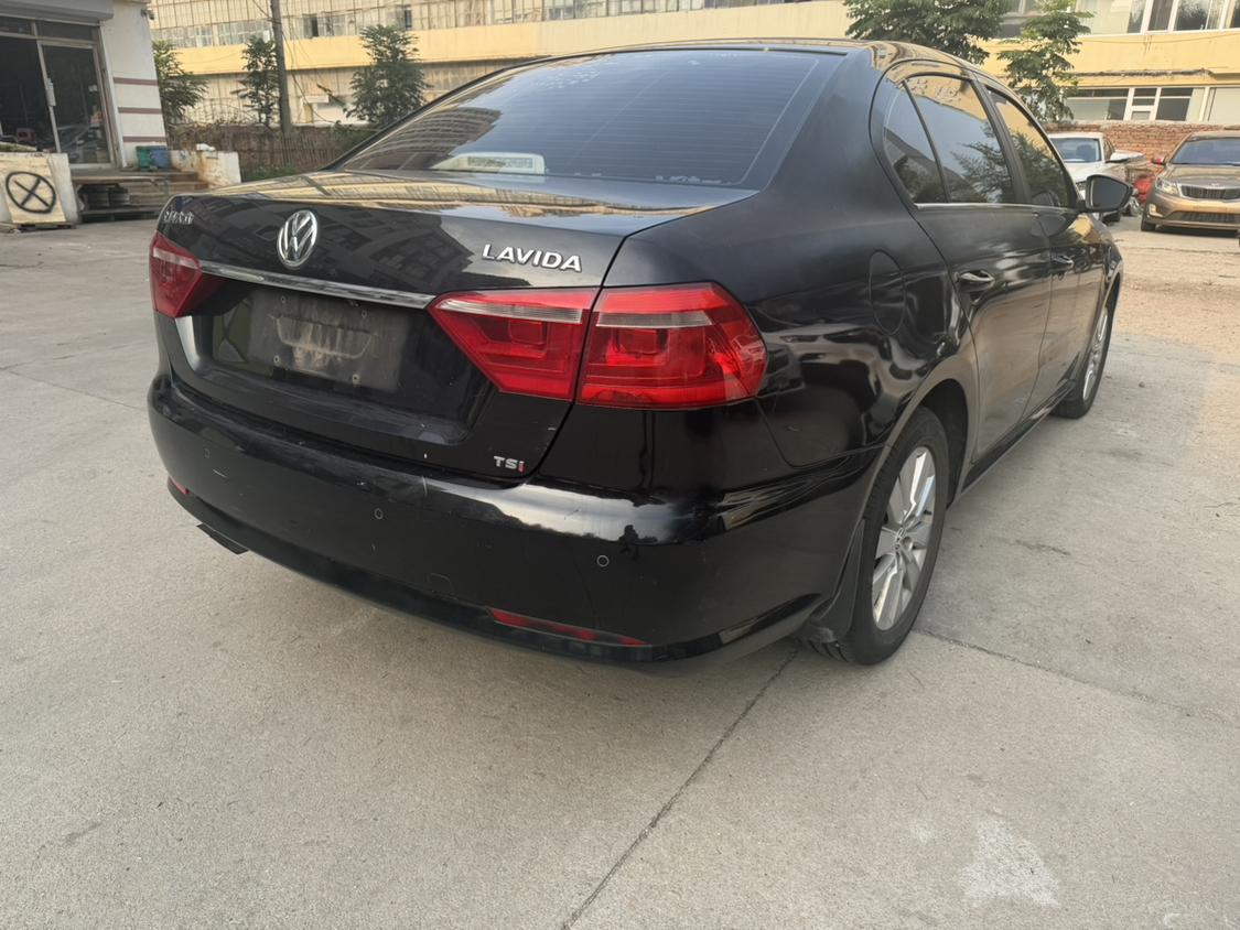 Volkswagen Lavida XR 2013 thumb 4