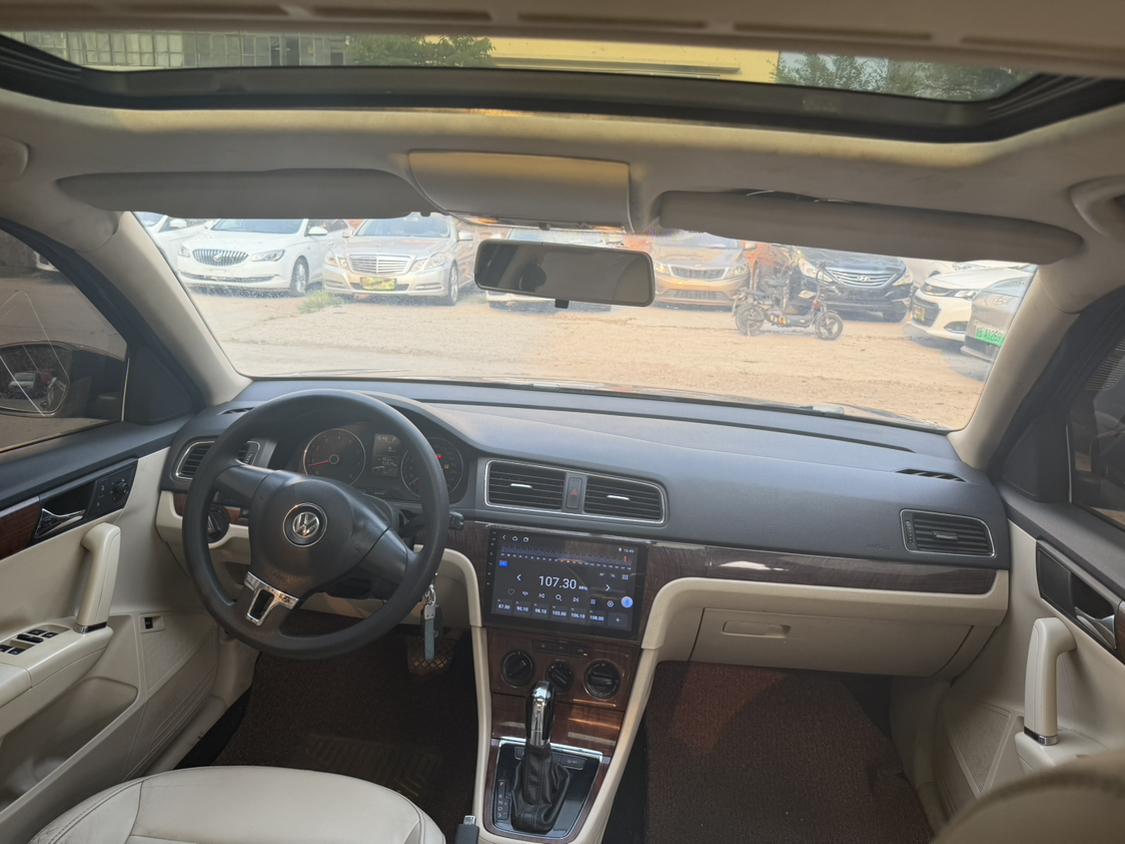 Volkswagen Lavida XR 2013 thumb 6