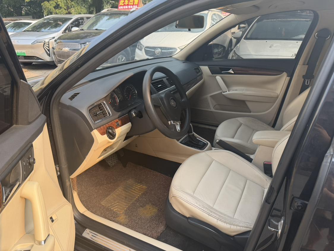 Volkswagen Lavida XR 2013 thumb 7