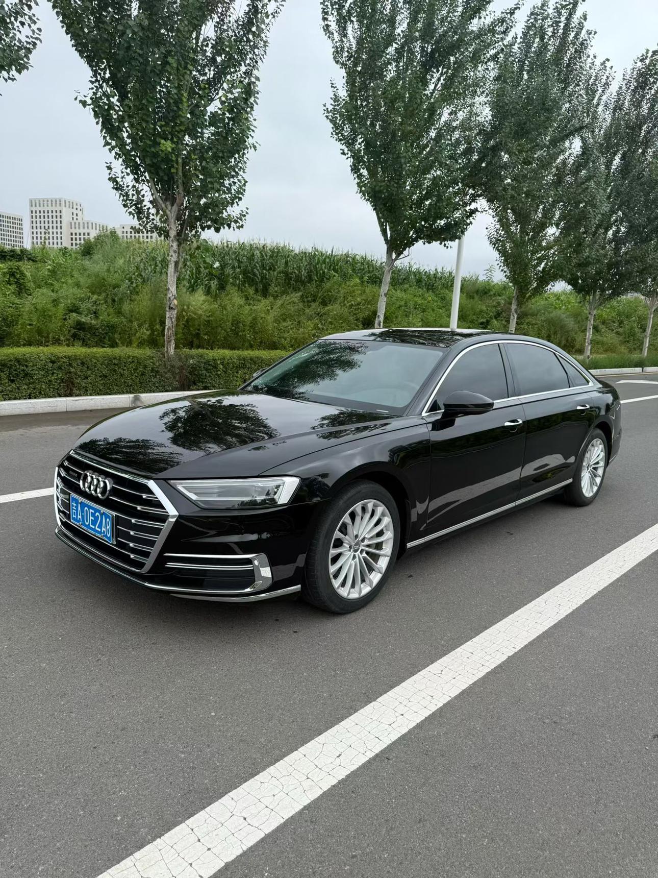 Audi A8 2018 thumb 8