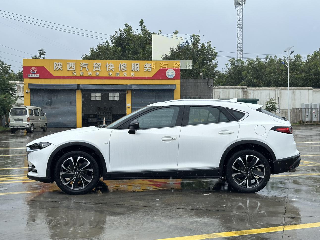 Mazda CX-4 2021 thumb 2