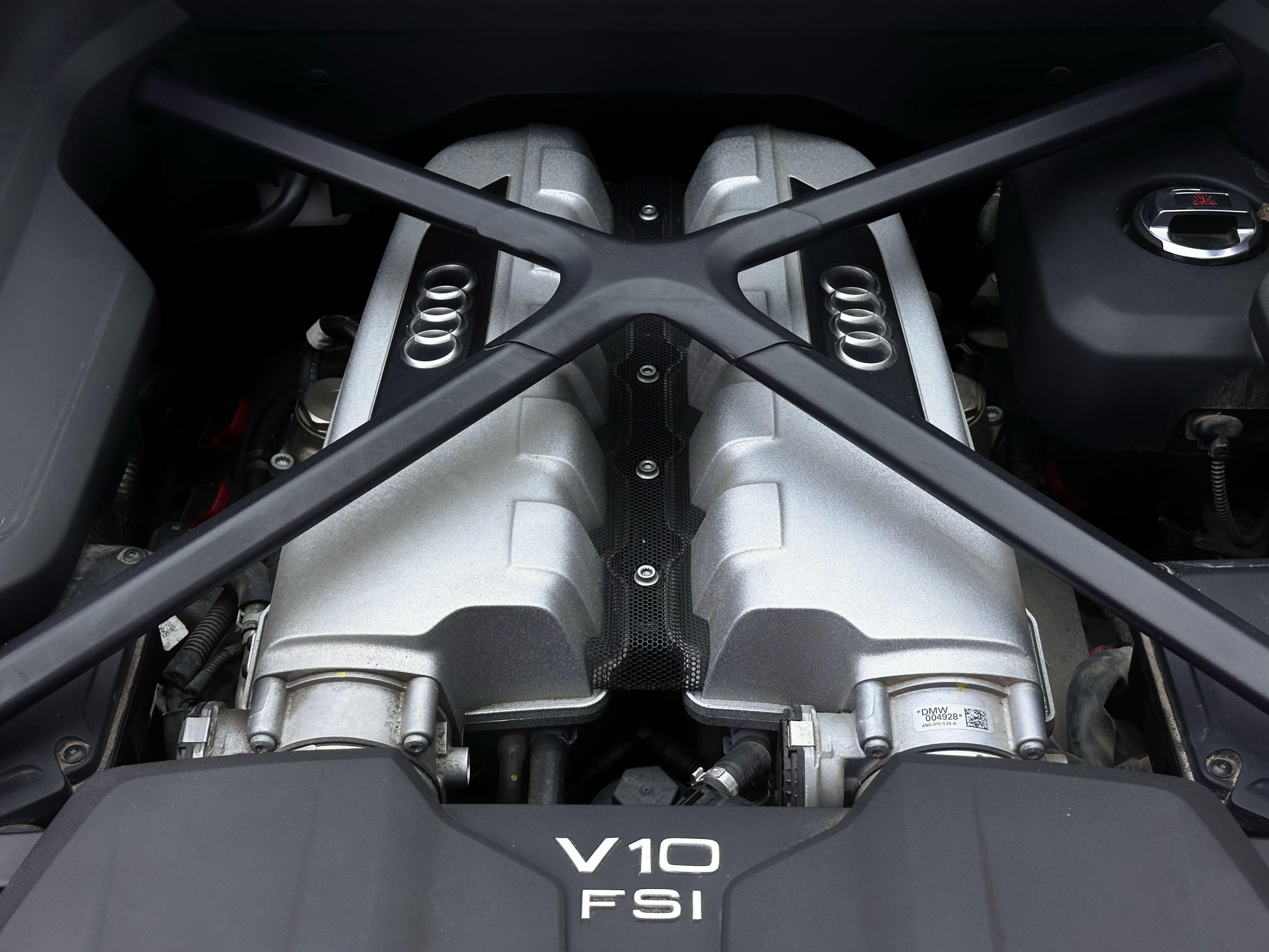 Audi R8 2021 thumb 6