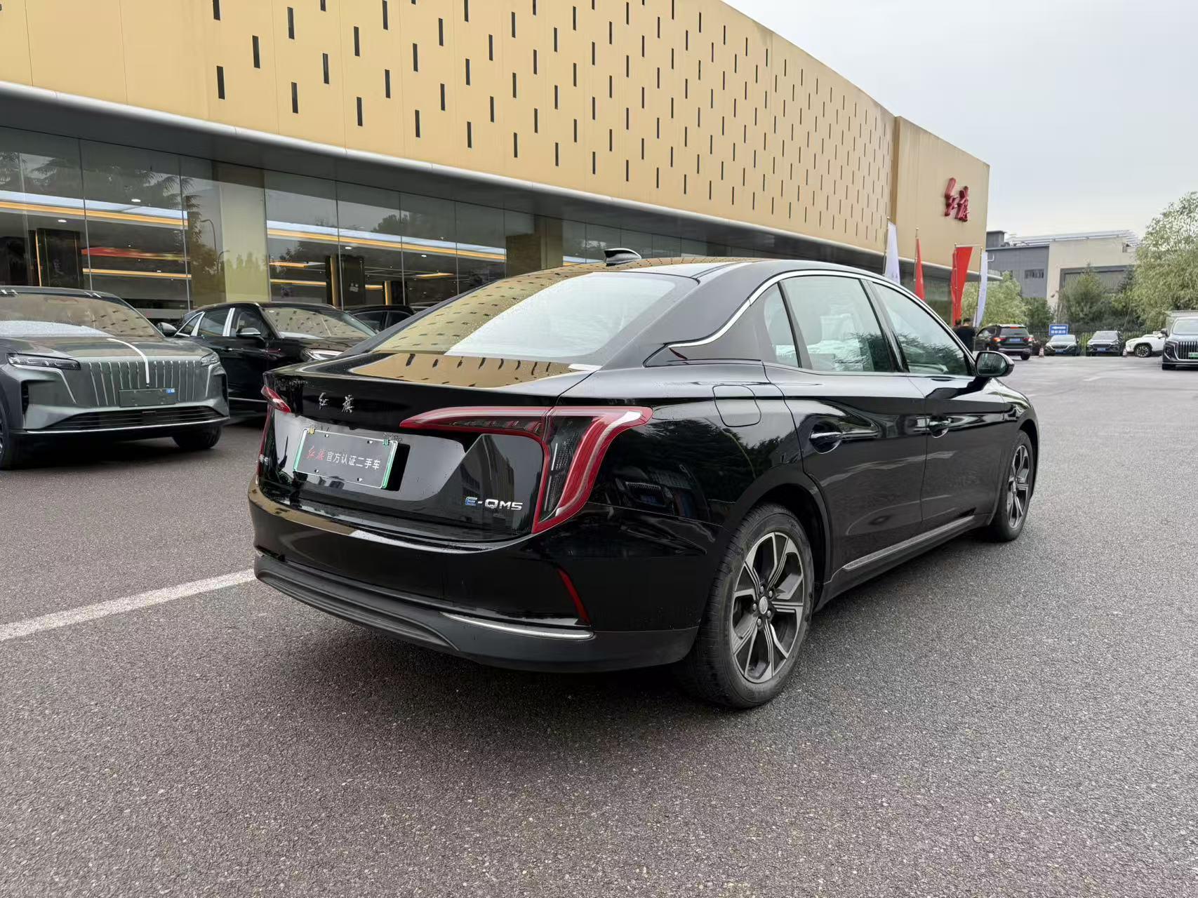 Hongqi E-QM5 2021 thumb 4