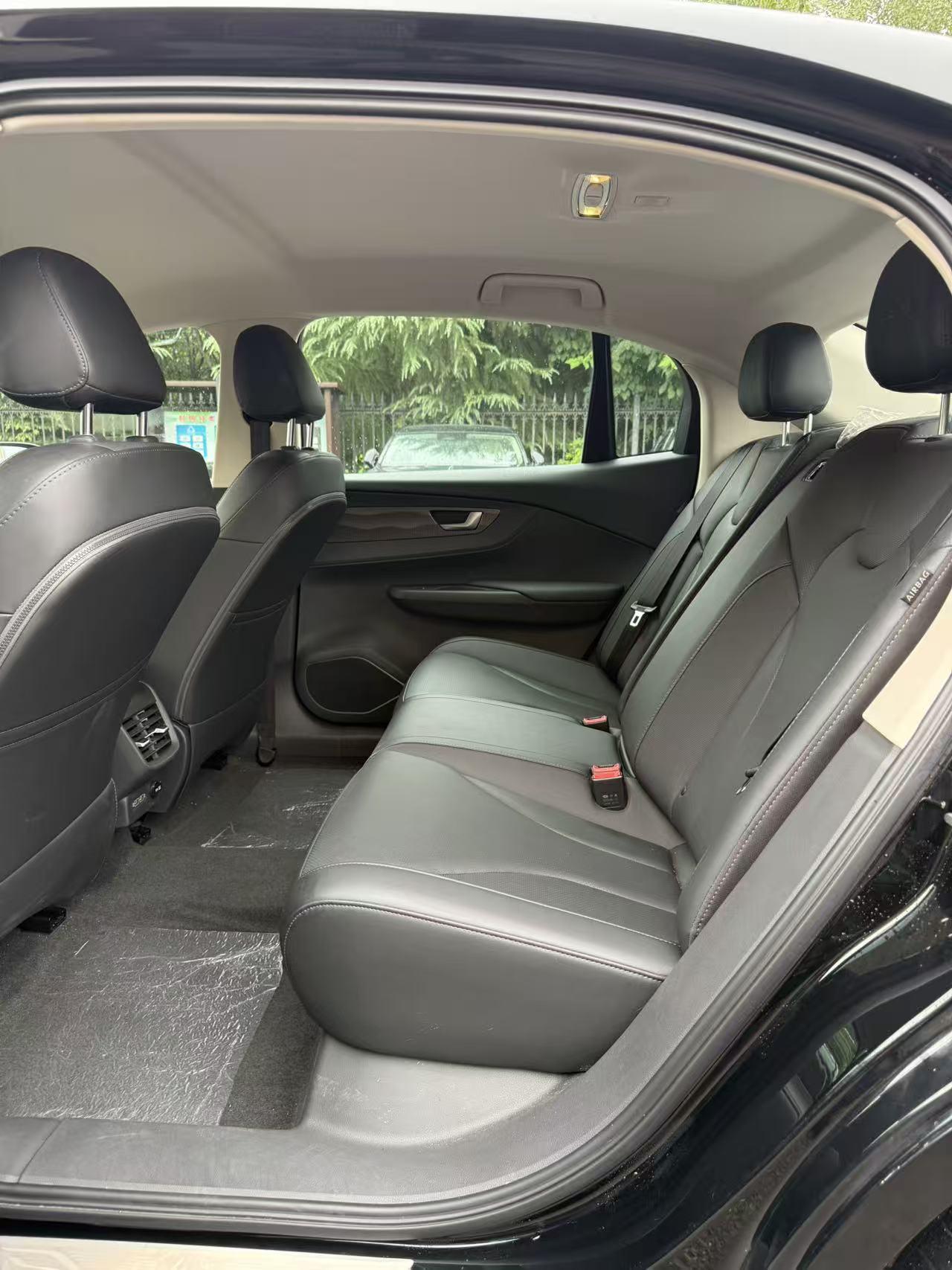 Hongqi E-QM5 2021 thumb 5