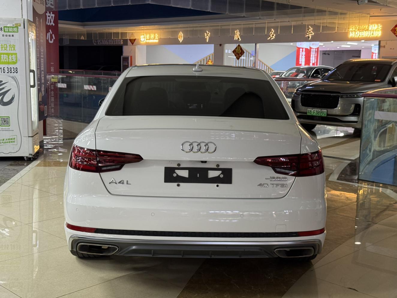 Audi A4 2019 thumb 3
