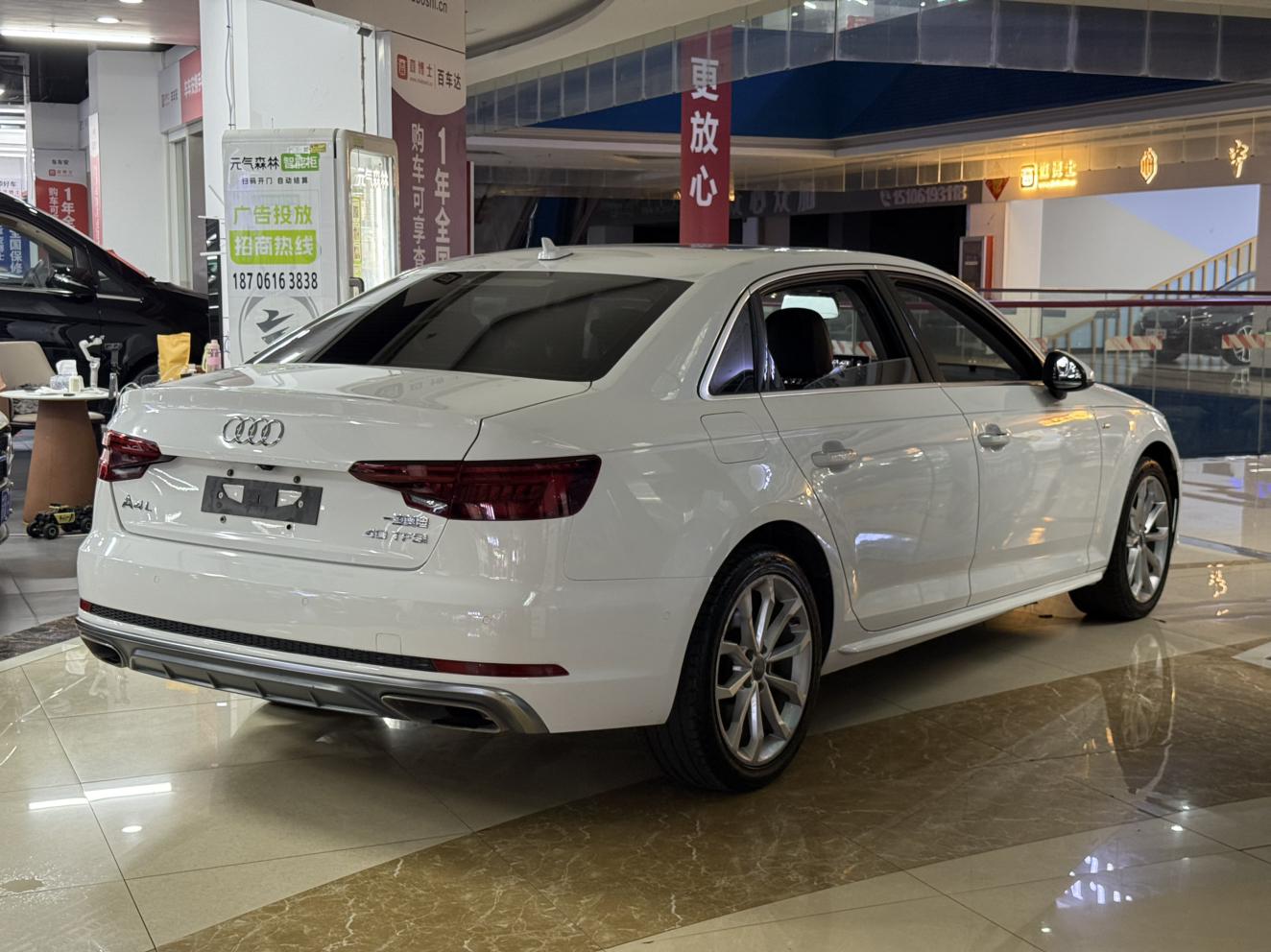 Audi A4 2019 thumb 4