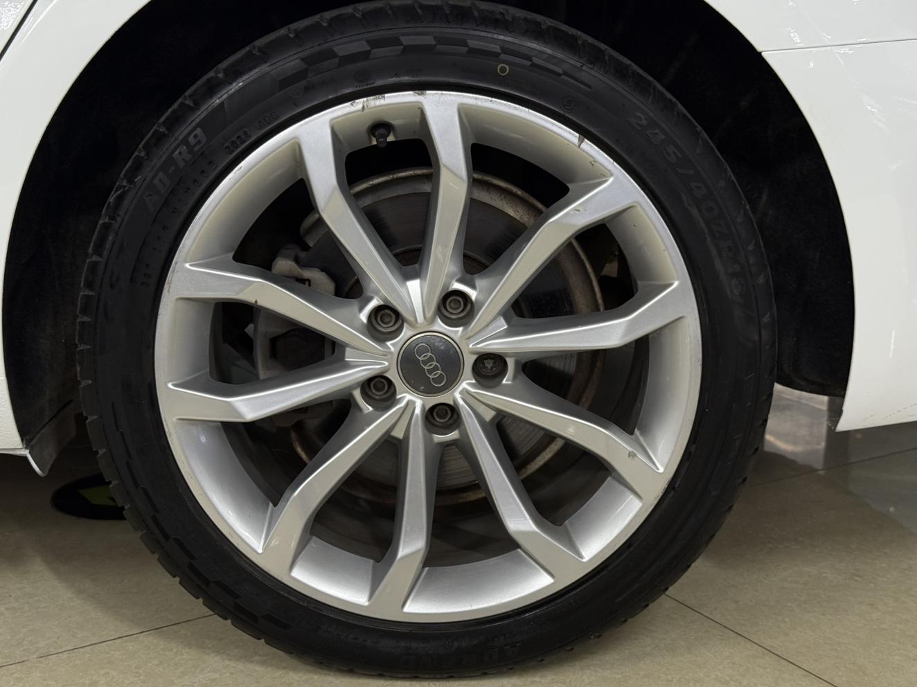 Audi A4 2019 thumb 5