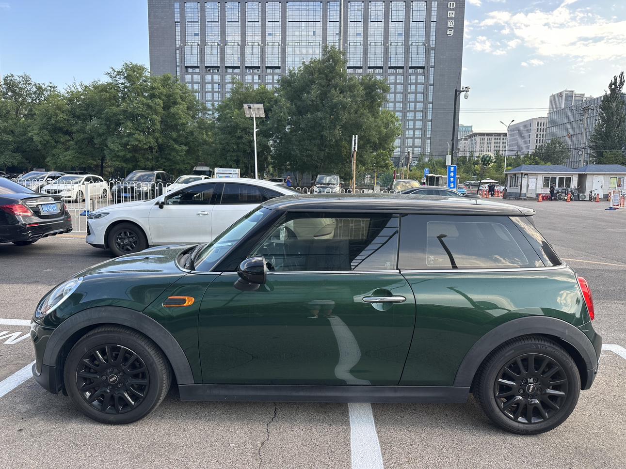 Mini Hatch 2016 thumb 2