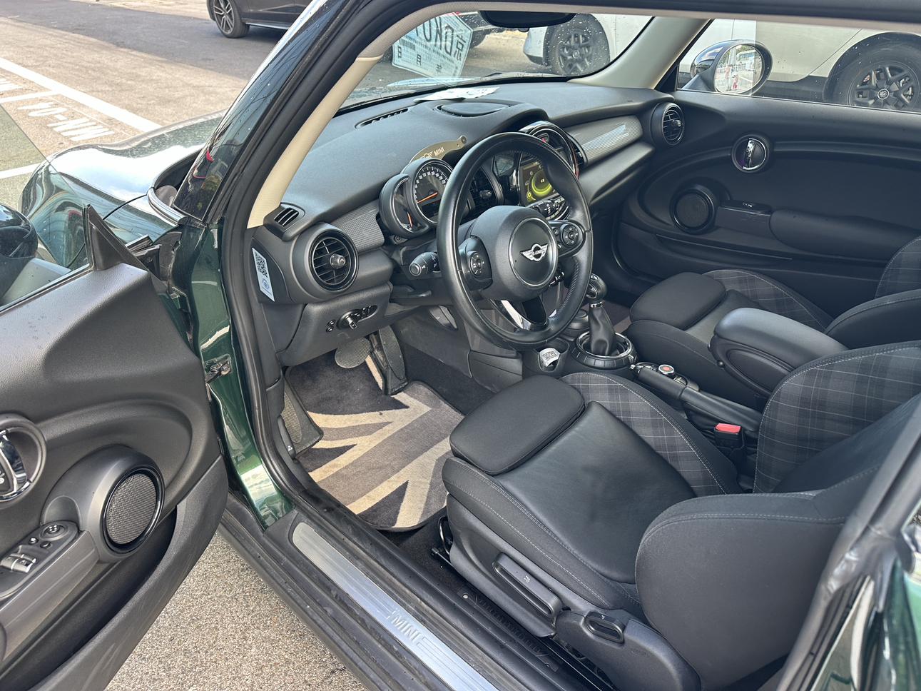Mini Hatch 2016 thumb 6