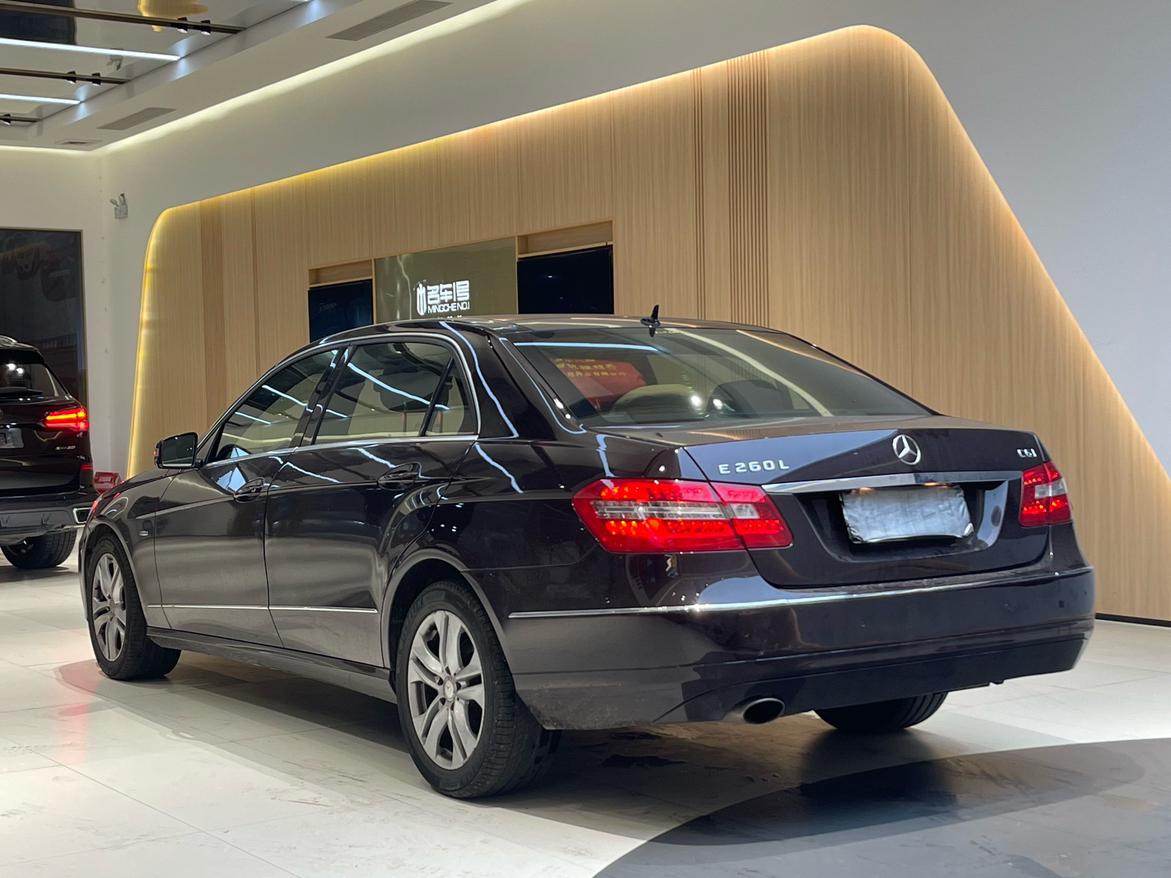 Mercedes-Benz E-Класс 2011 thumb 3