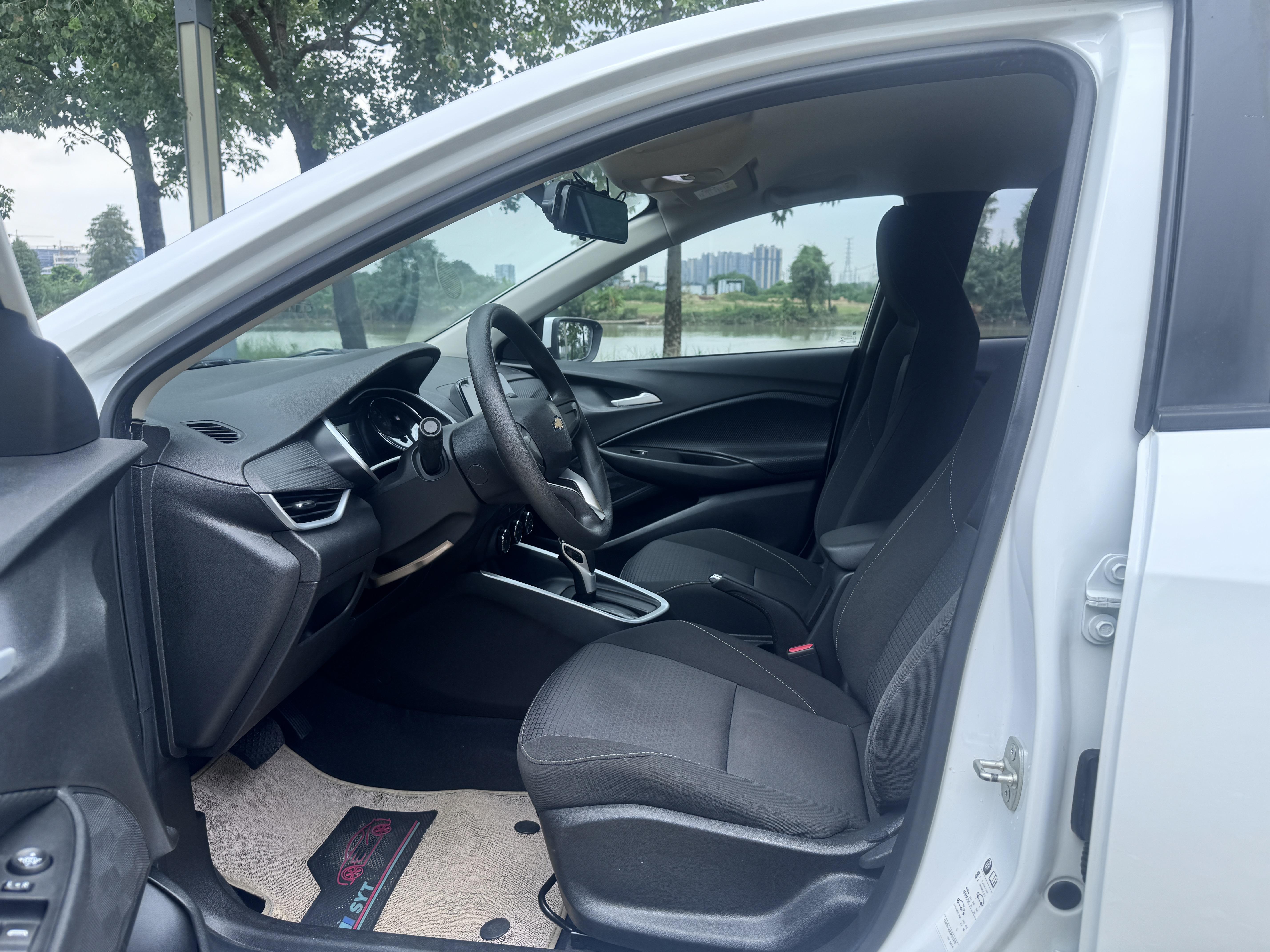 Chevrolet Cavalier 2020 thumb 12
