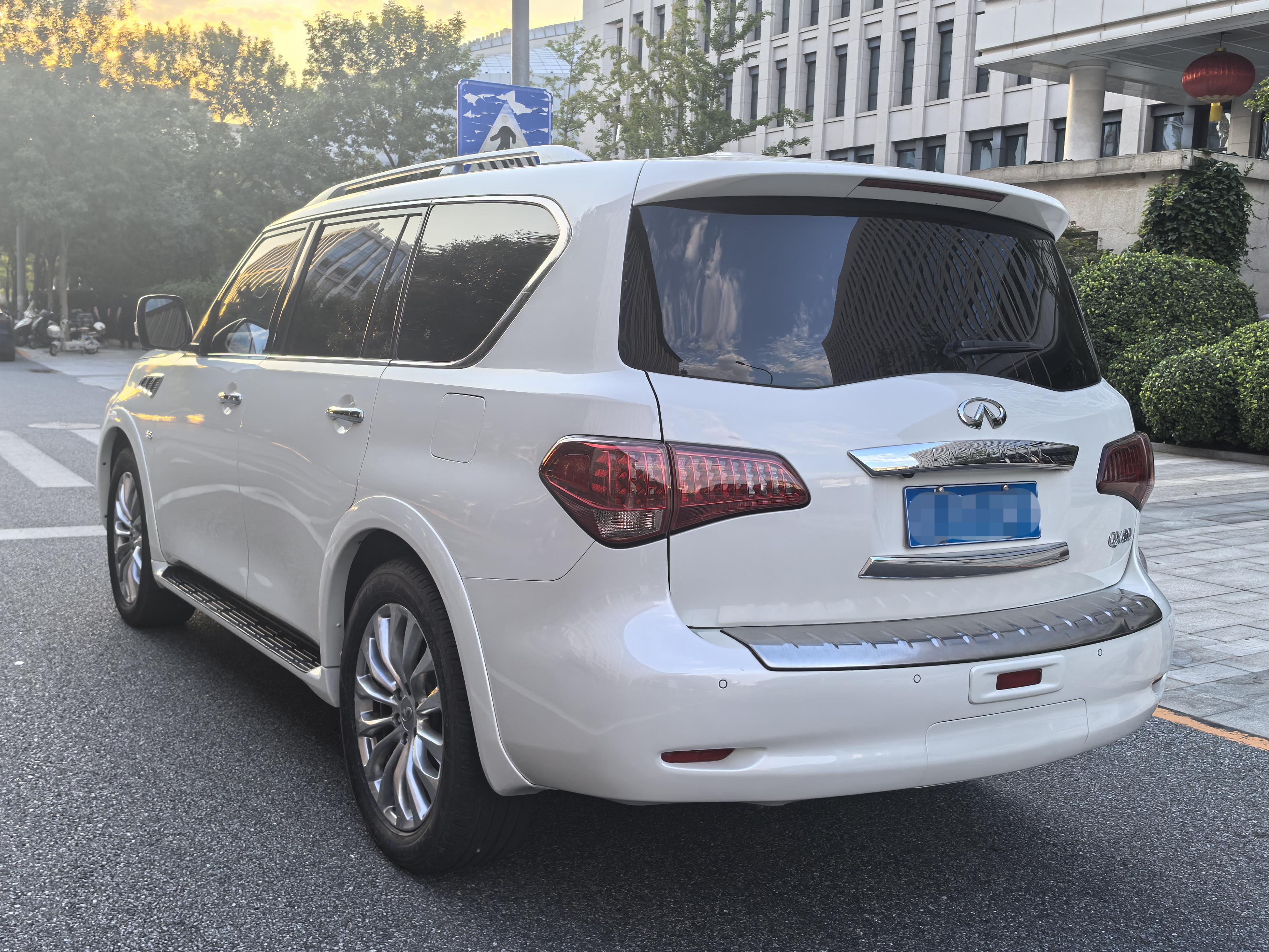 Infiniti QX80 2016 thumb 2