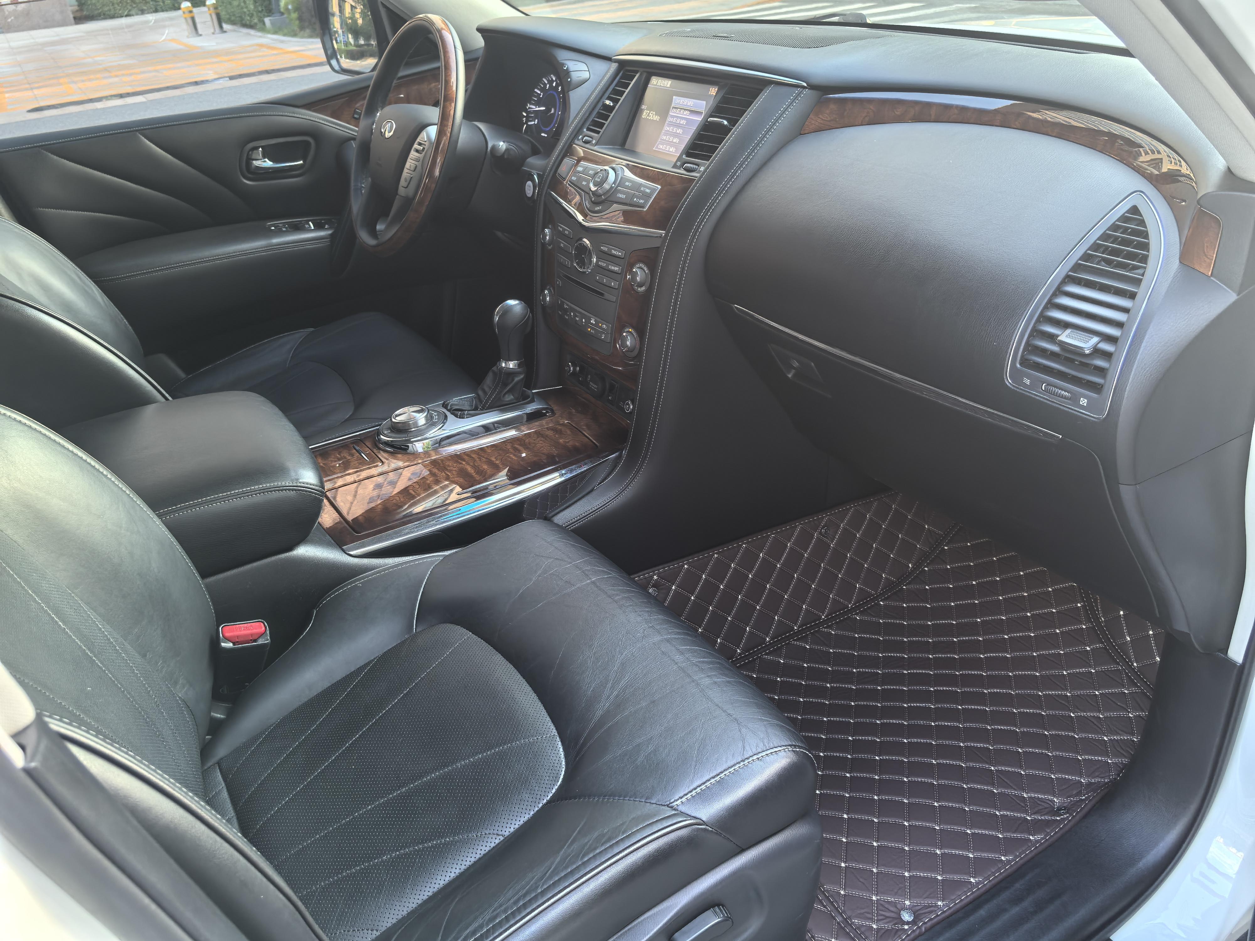 Infiniti QX80 2016 thumb 10
