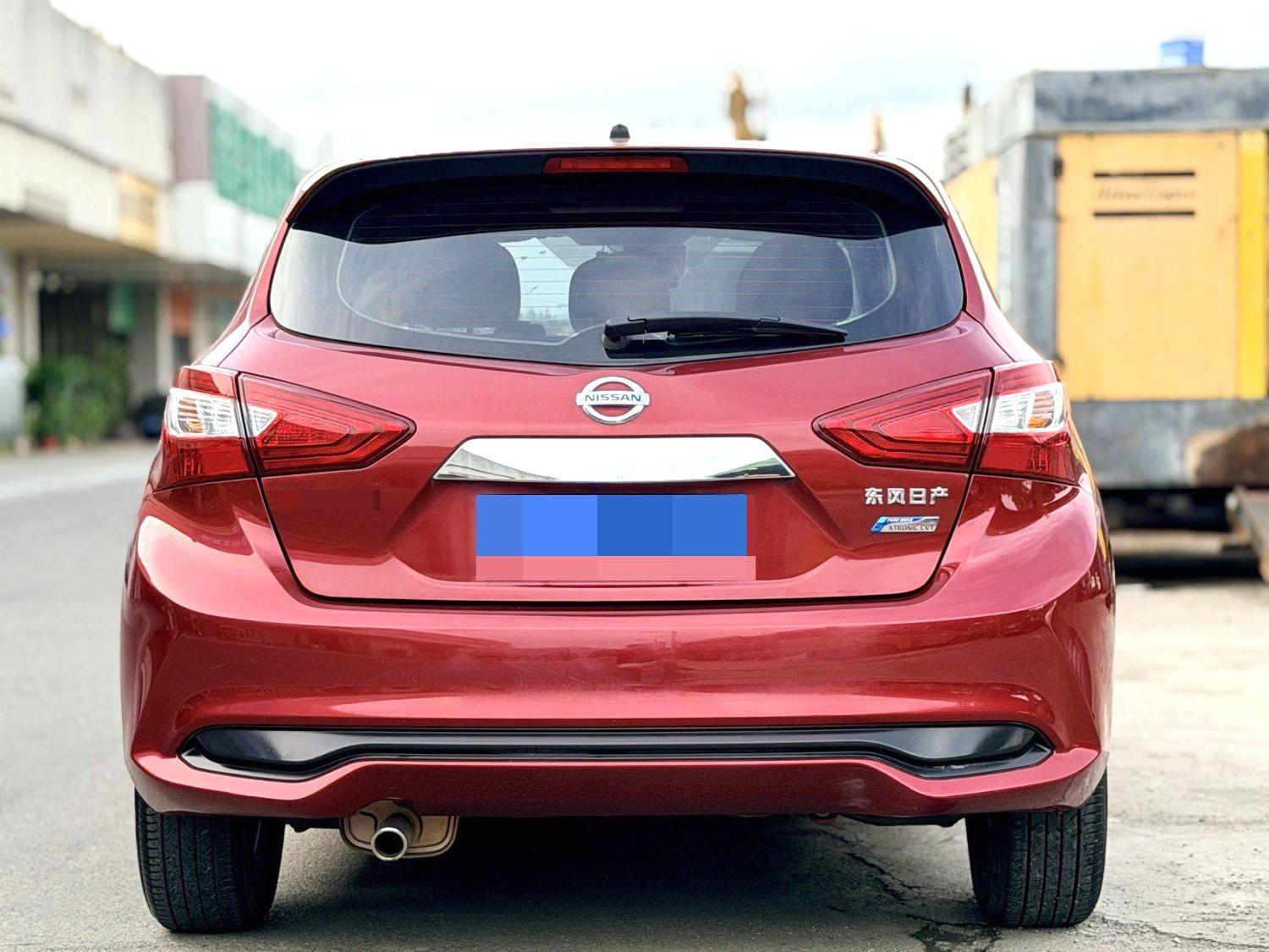 Nissan Tiida 2016 thumb 2
