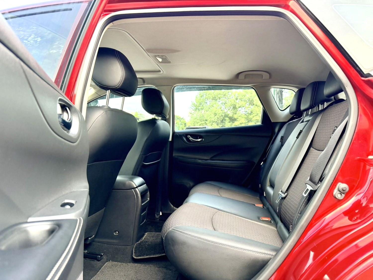 Nissan Tiida 2016 thumb 6