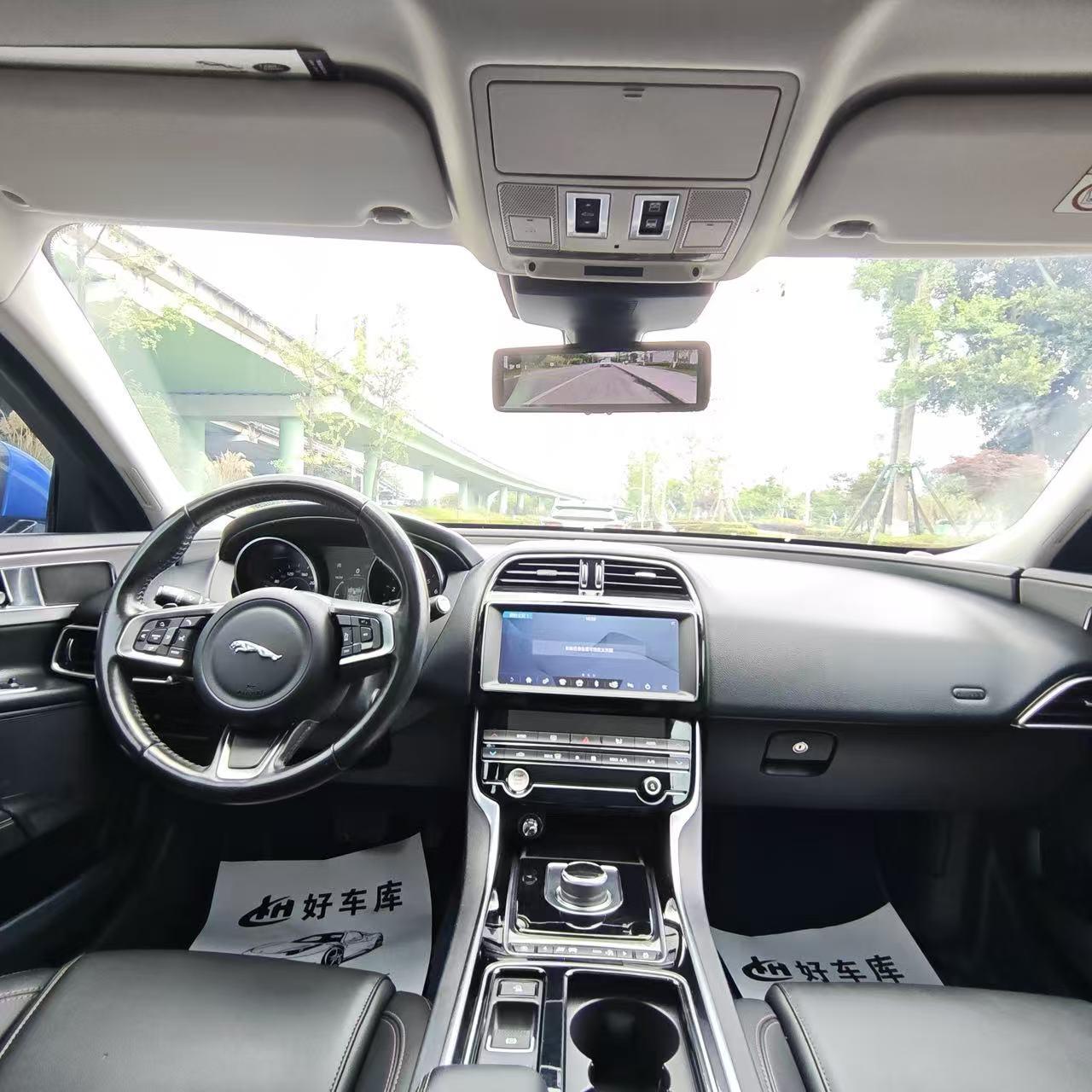 Jaguar XEL 2019 thumb 9