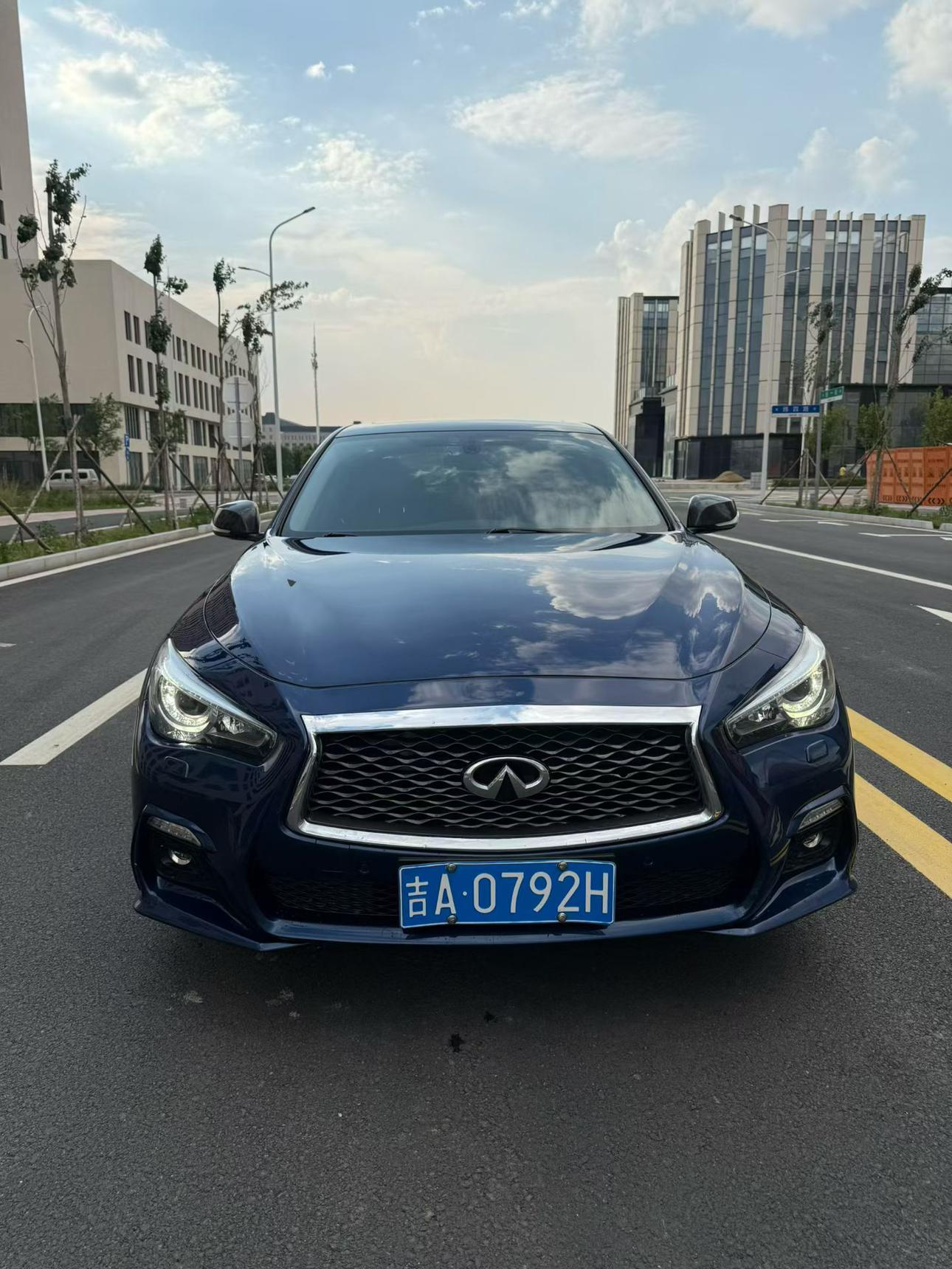 Infiniti Q50L 2016 thumb 4