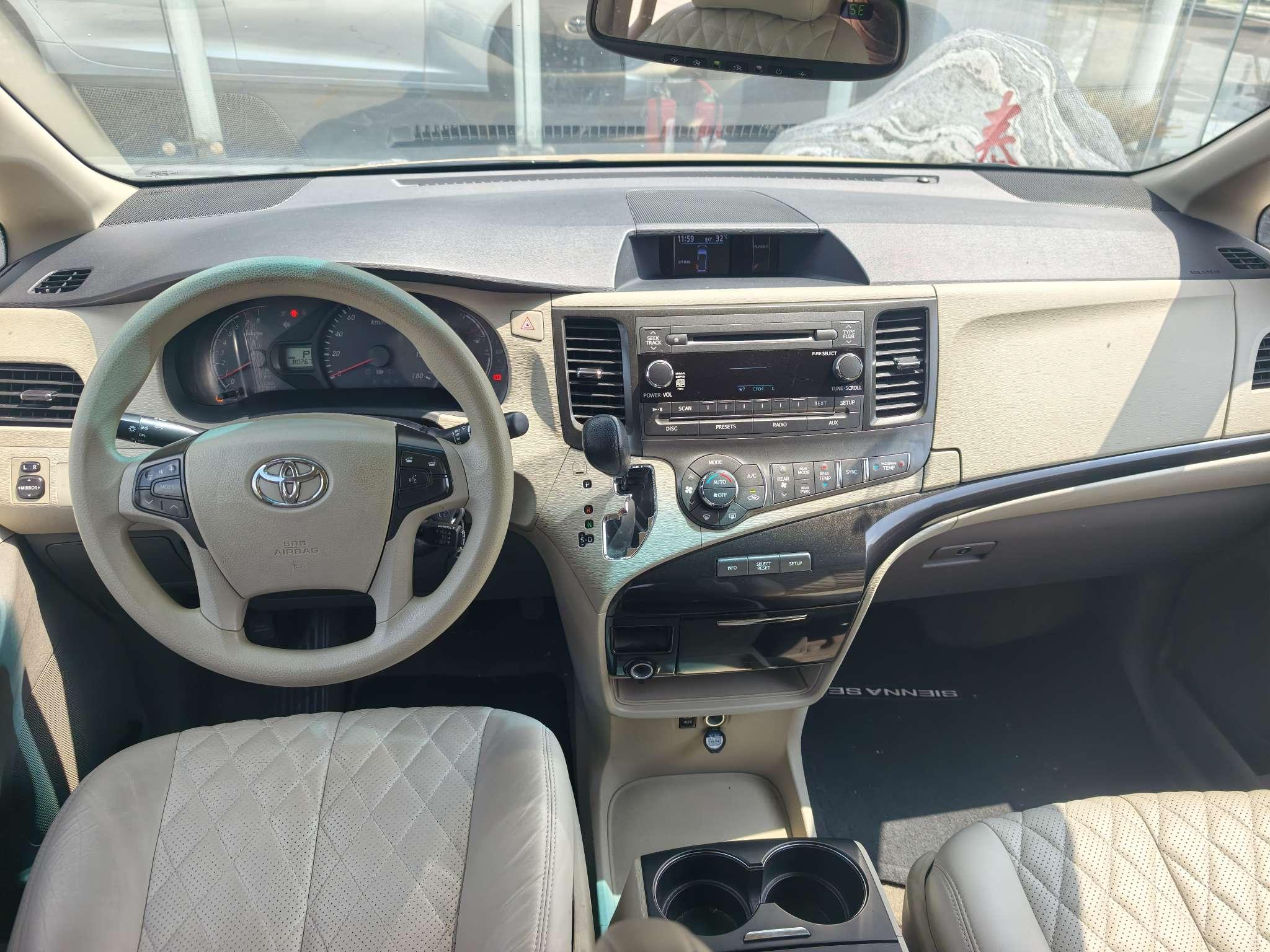 Toyota Sienna 2015 thumb 6