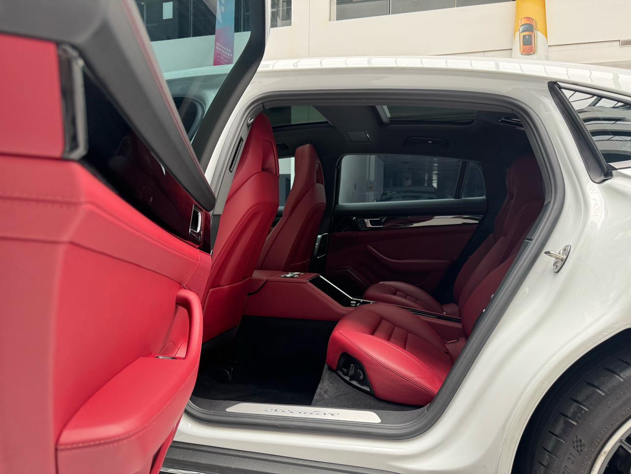 Porsche Panamera 2023 thumb 9