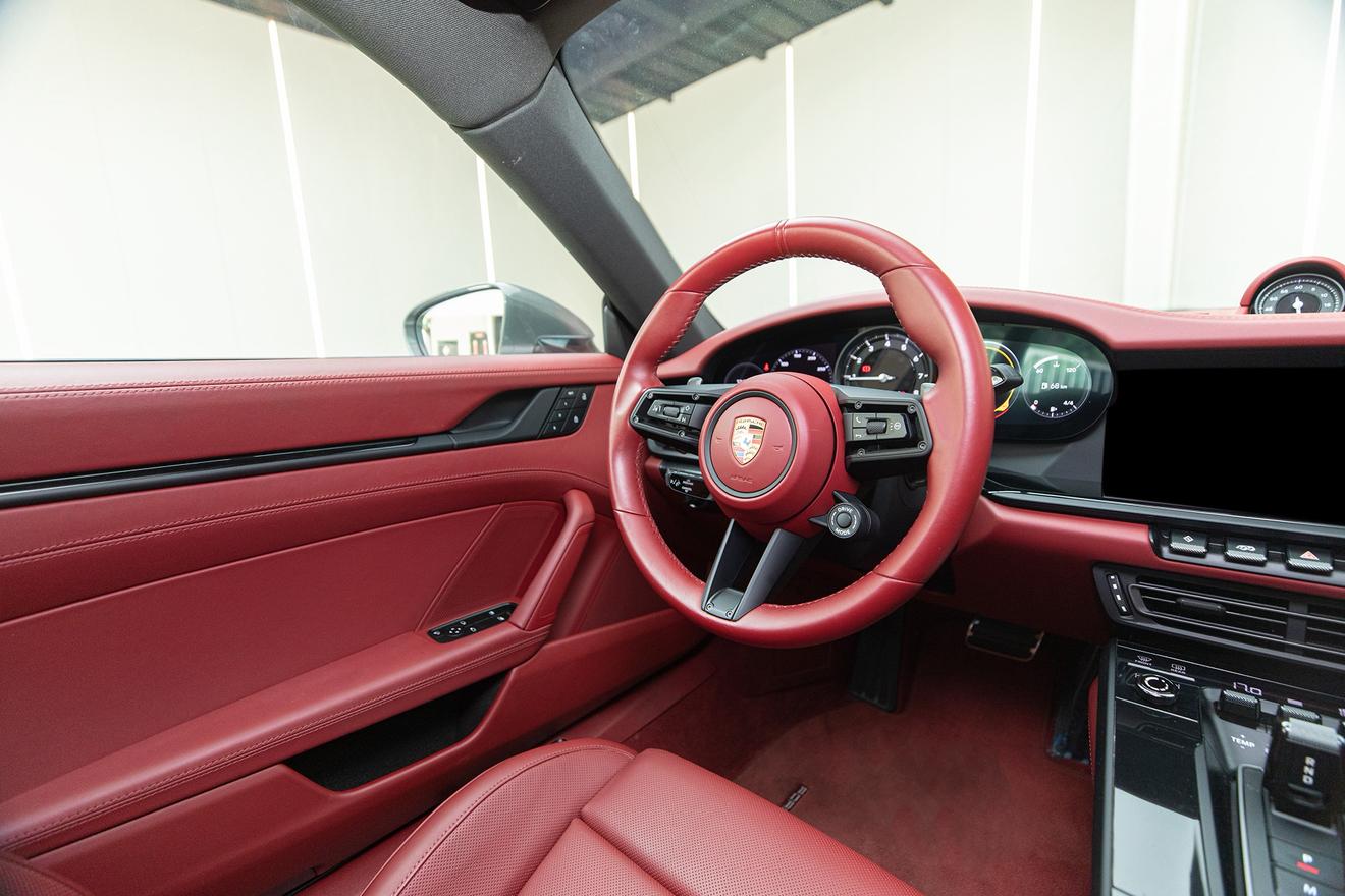 Porsche 911 2023 thumb 10