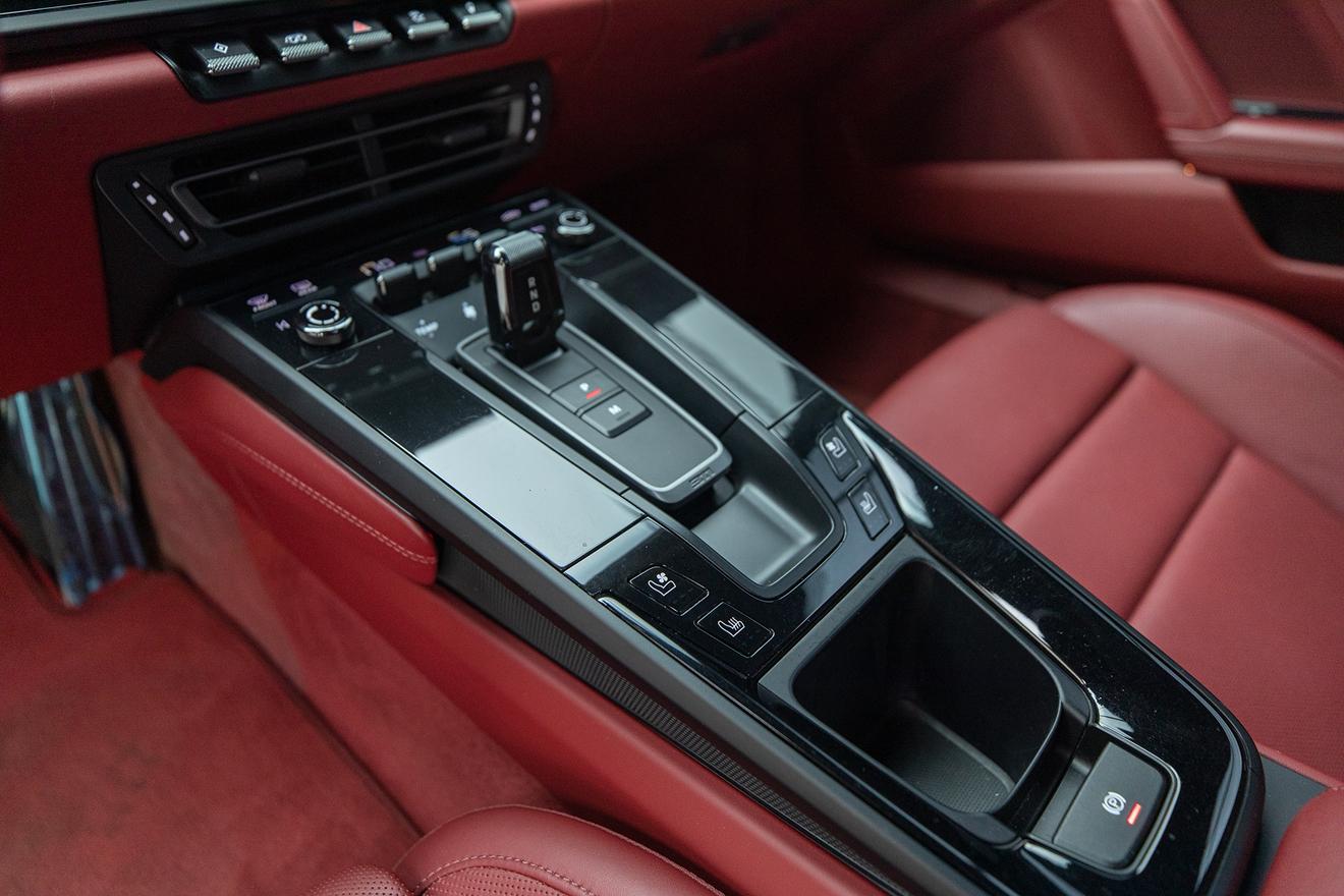 Porsche 911 2023 thumb 11