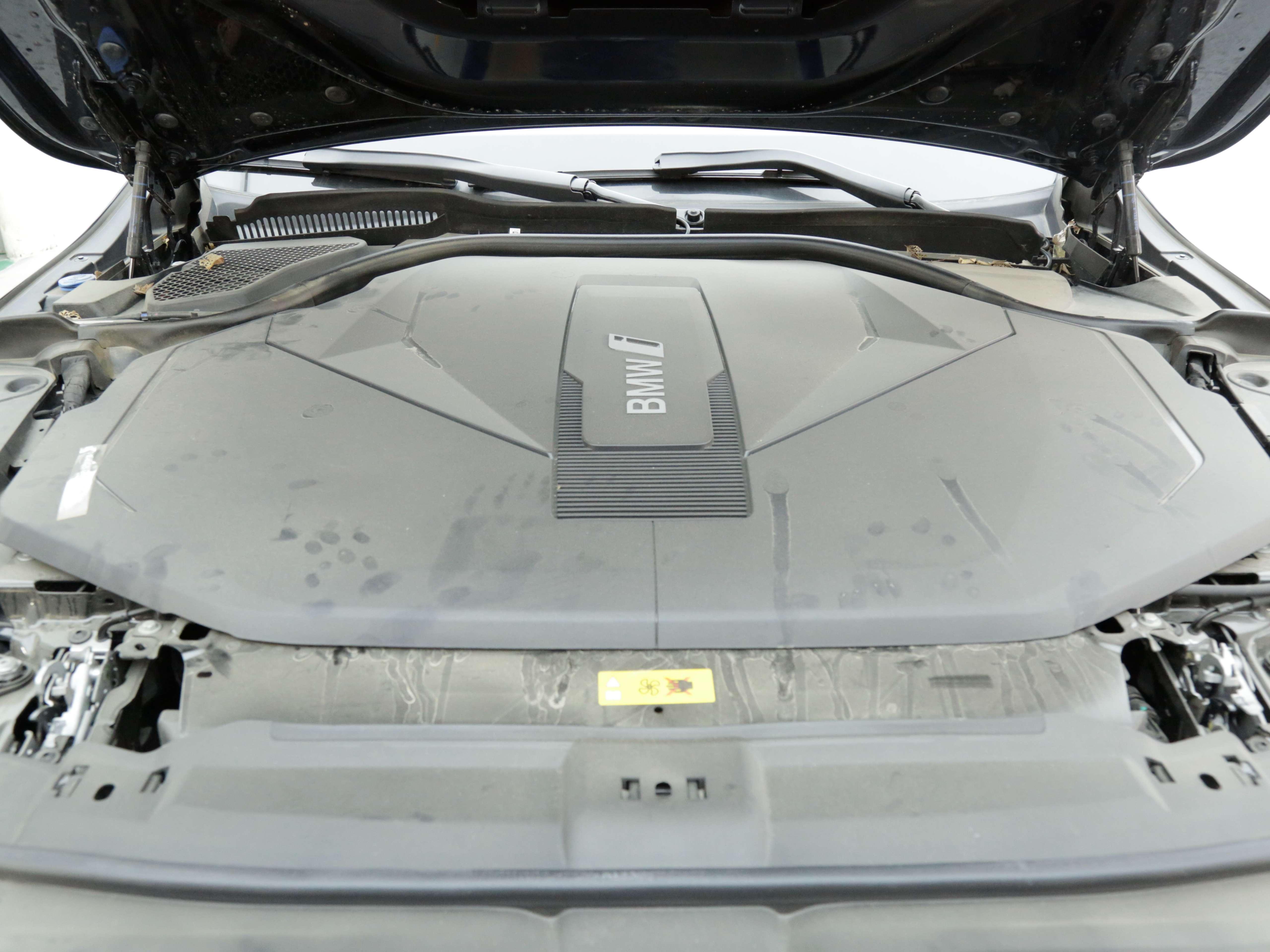 BMW i5 2025 thumb 4
