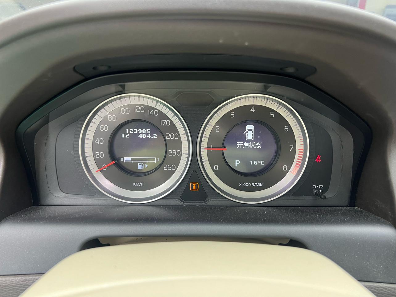 Volvo XC60 2012 thumb 11
