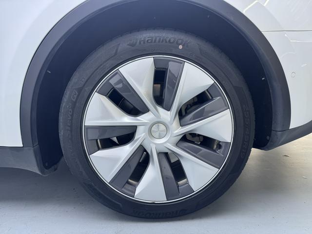 Tesla Model Y 2022 thumb 7