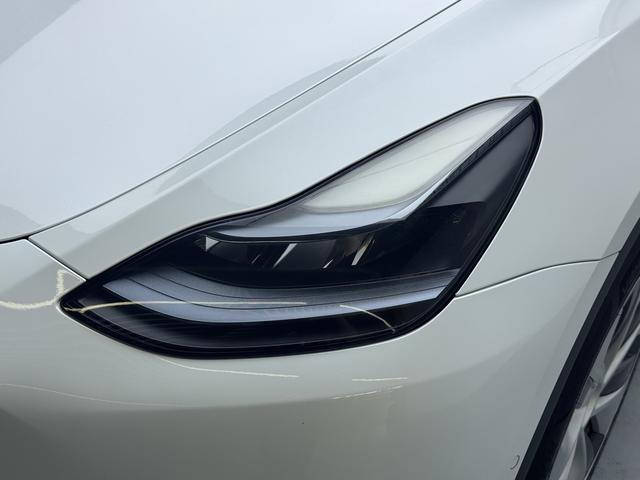 Tesla Model Y 2022 thumb 10