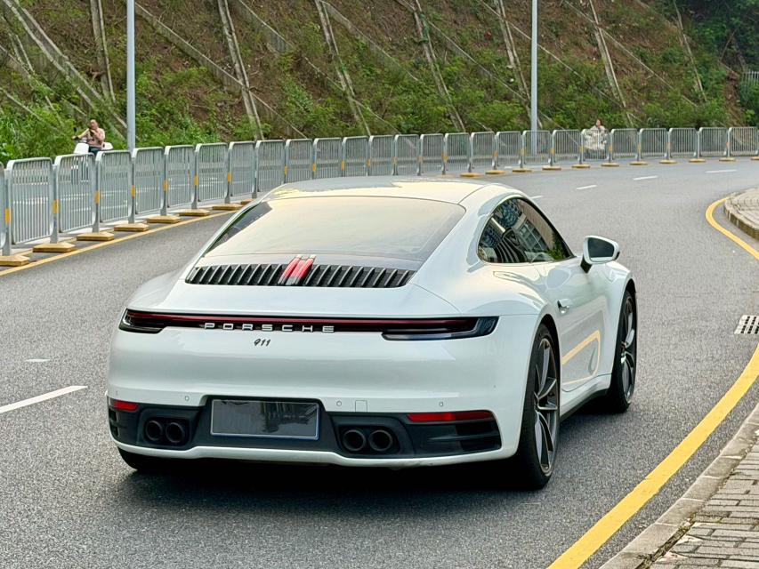 Porsche 911 2022 thumb 4