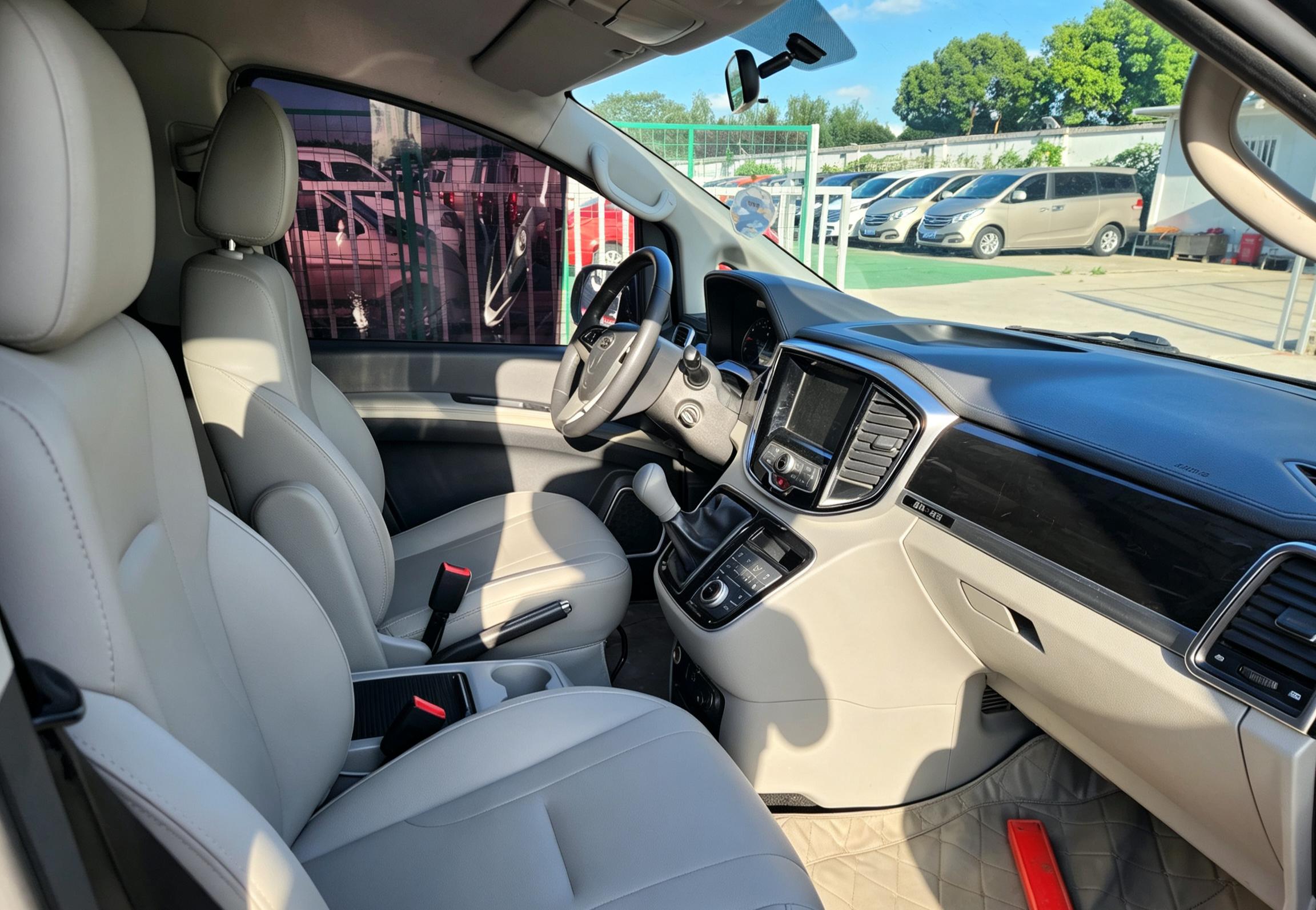 JAC Refine M4 2016 thumb 8