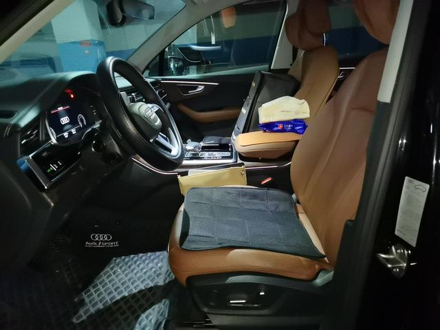 Audi Q7 2022 thumb 8