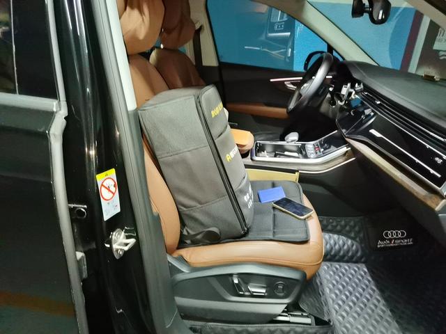 Audi Q7 2022 thumb 9