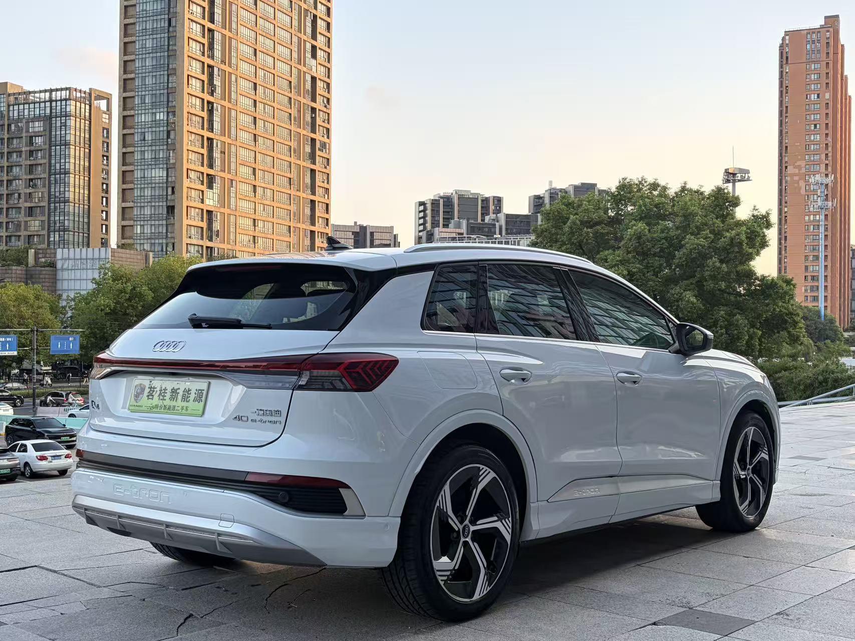 Audi Q4 e-tron 2023 thumb 4