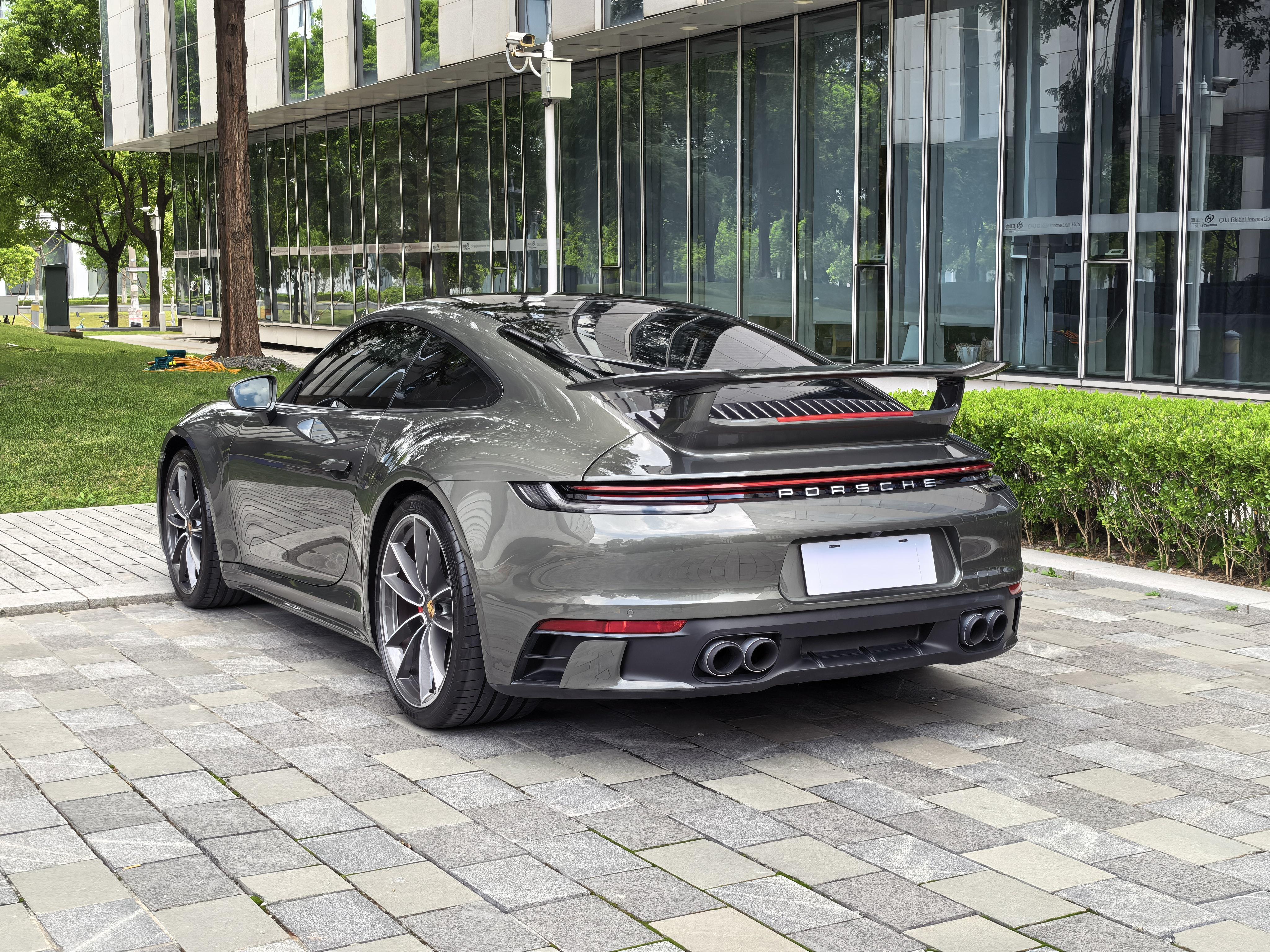 Porsche 911 2023 thumb 3
